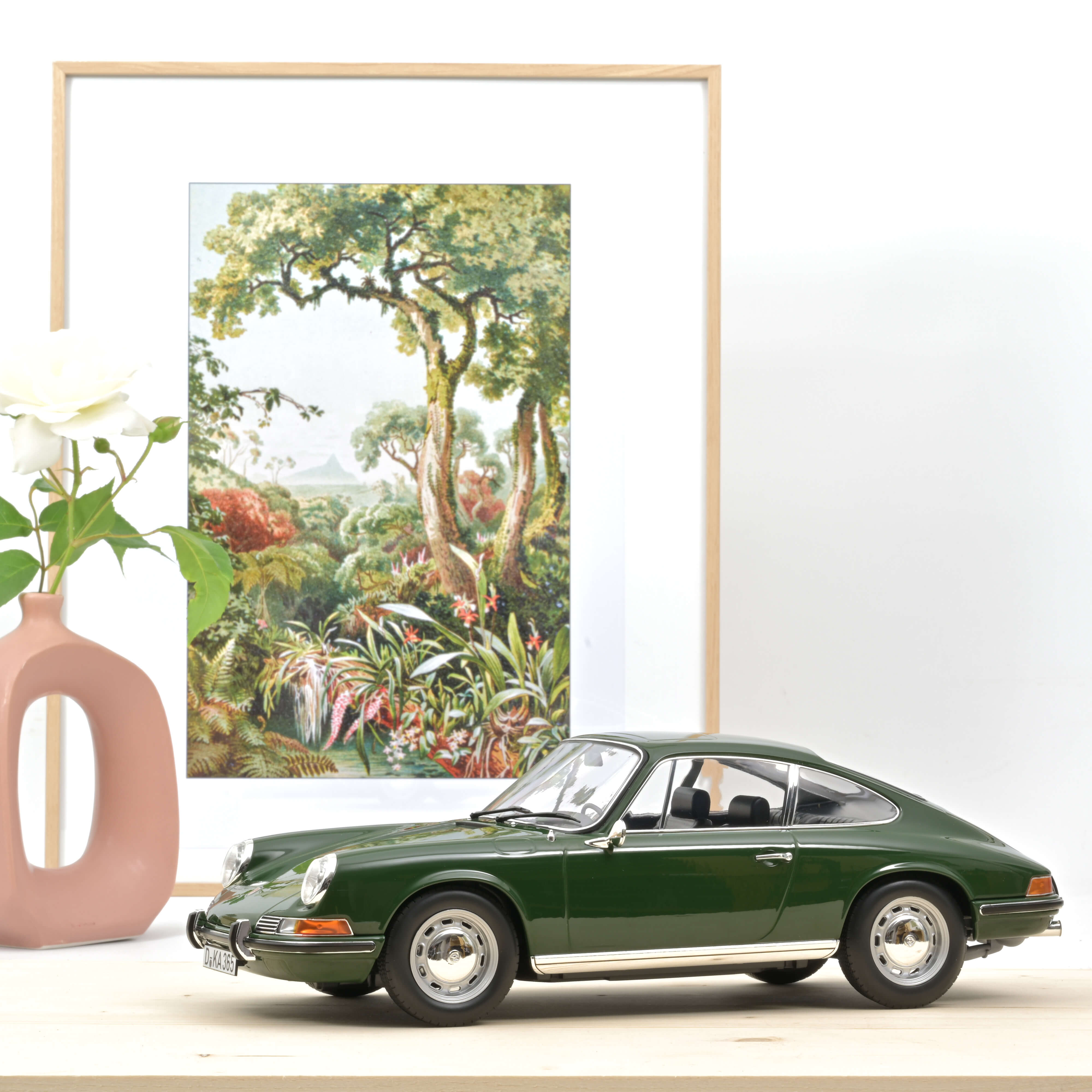 Porsche 911 T 1968 Green 1:12 500pcs – Norev - Main Image