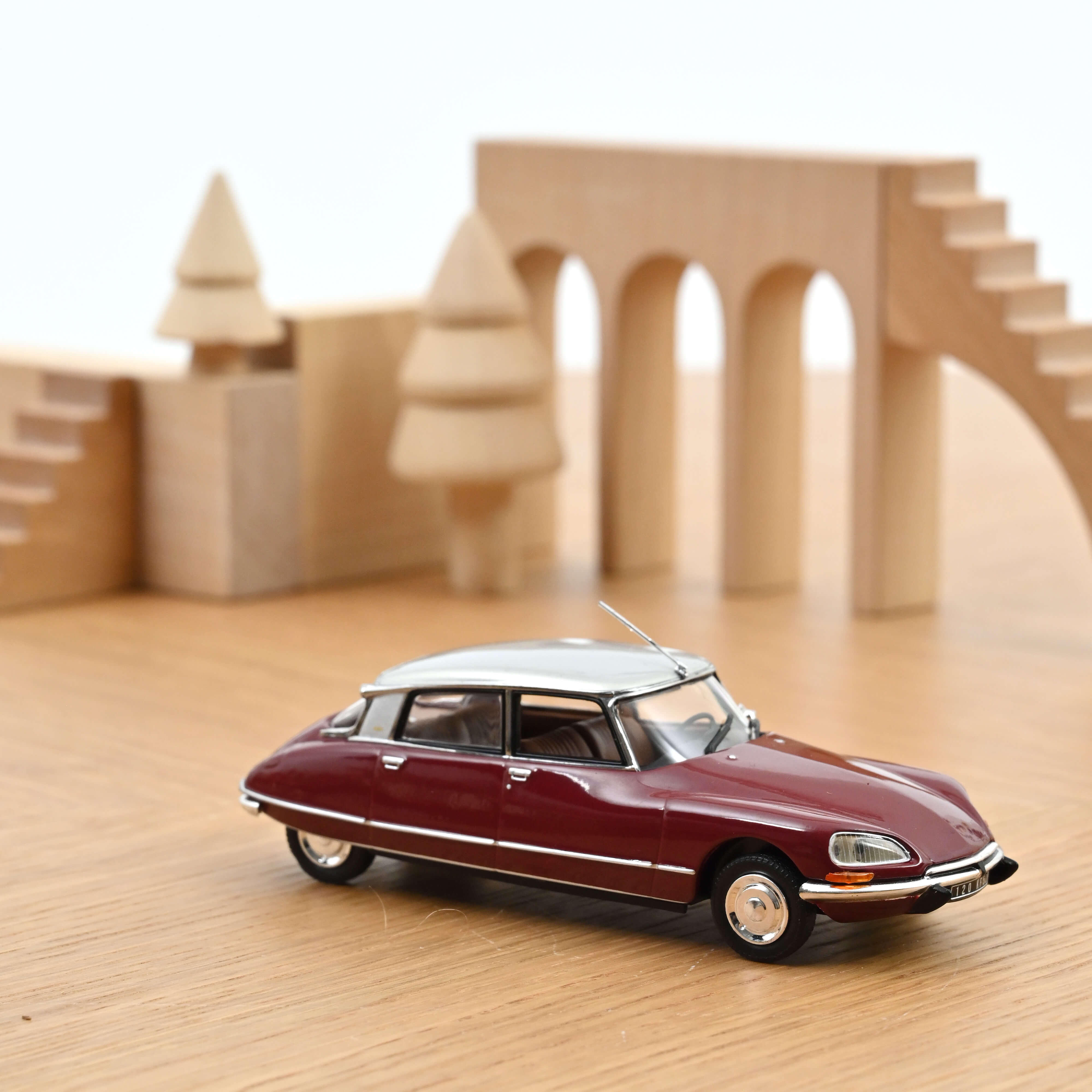 NOREV 1/18 Citroën DS 23 Pallas (1974) – Diecast-Modellauto In Sandmetallic, Maßstab 1:18, Referenz NOREV 1/18 Citroën DS 23 Pallas (1974) – Diecast-Modellauto In Sandmetallic, Maßstab 1:18, Referenz