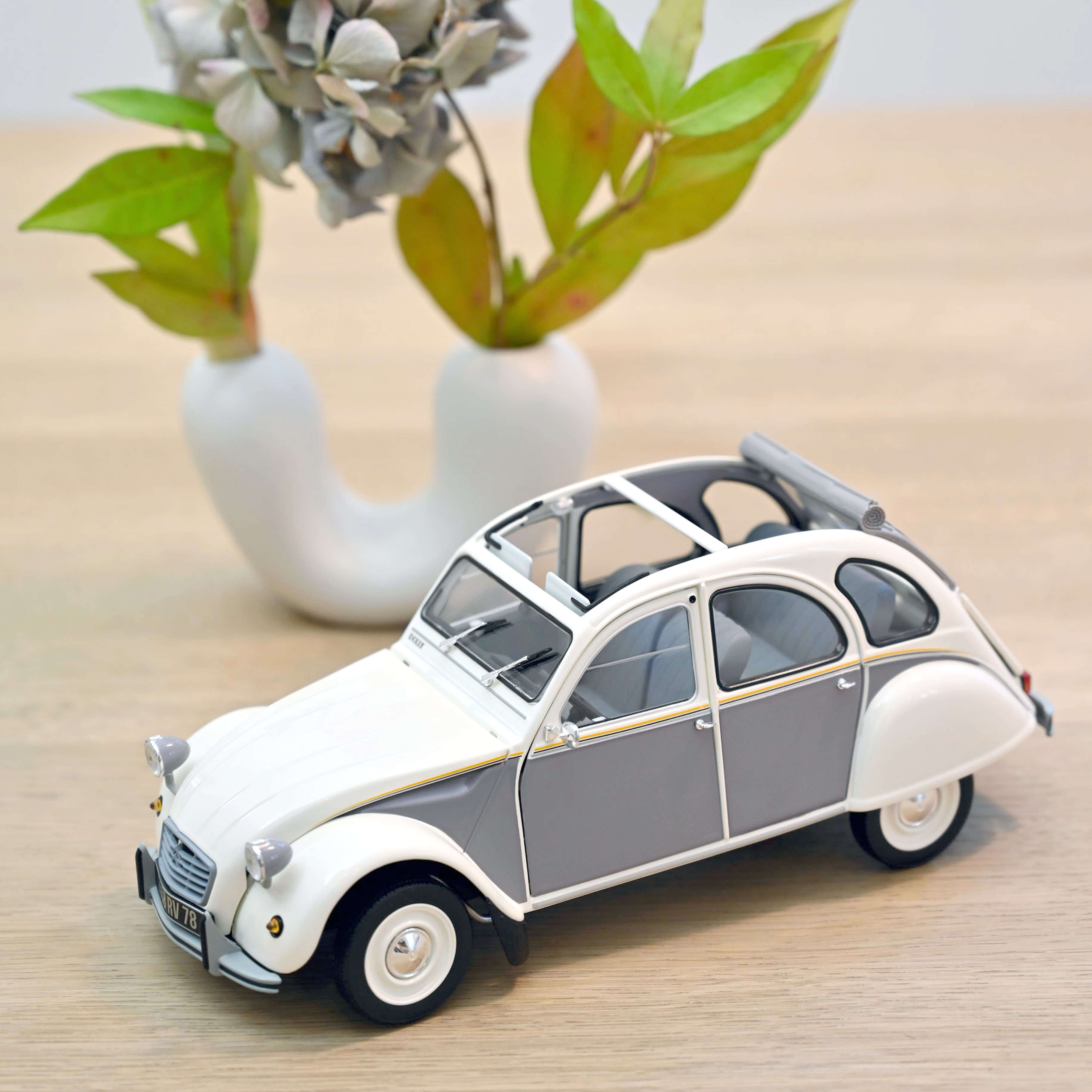 Citroën - 2CV Dolly 1985 - Norev - 1/18 - Autos Miniatures Citroën - 2CV Dolly 1985 - Norev - 1/18 - Autos Miniatures