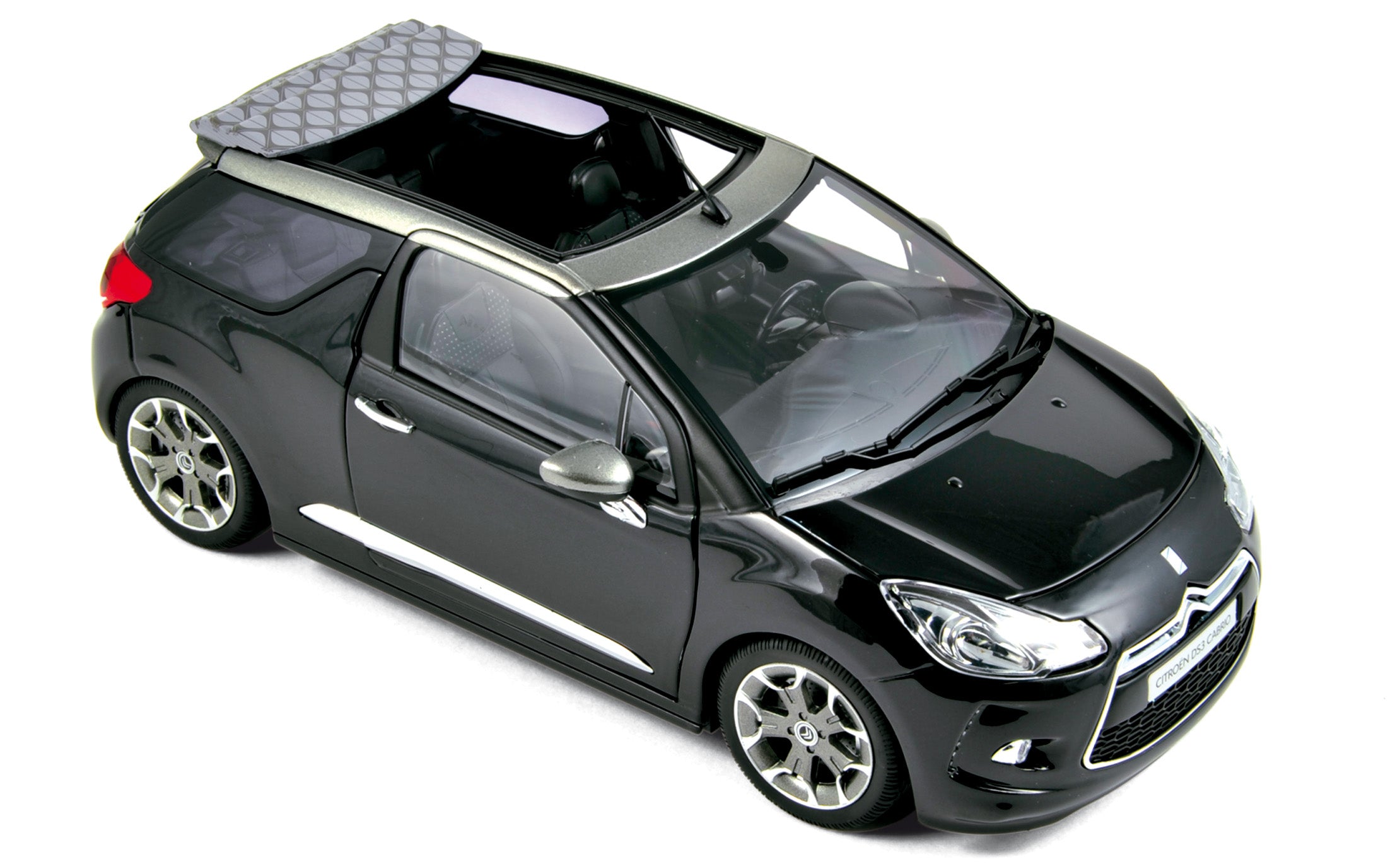 NOREV 155288 - Citroen DS3 Racing noir mat / or - 2013 1/43 EUR 41,95 NOREV 155288 - Citroen DS3 Racing noir mat / or - 2013 1/43 EUR 41,95