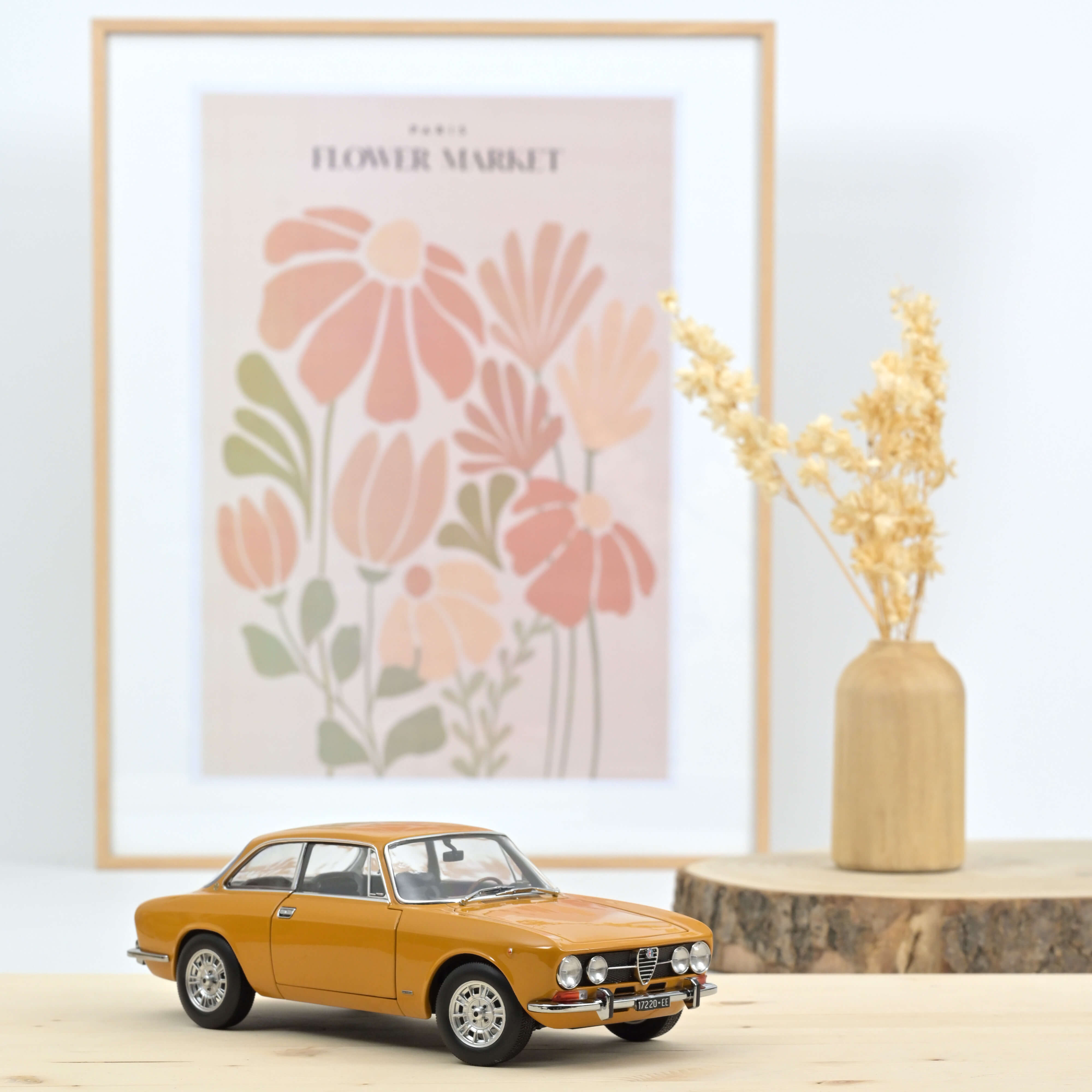 Alfa Romeo 1750 GTV 1970 Yellow 1:18 – Norev - Main Image
