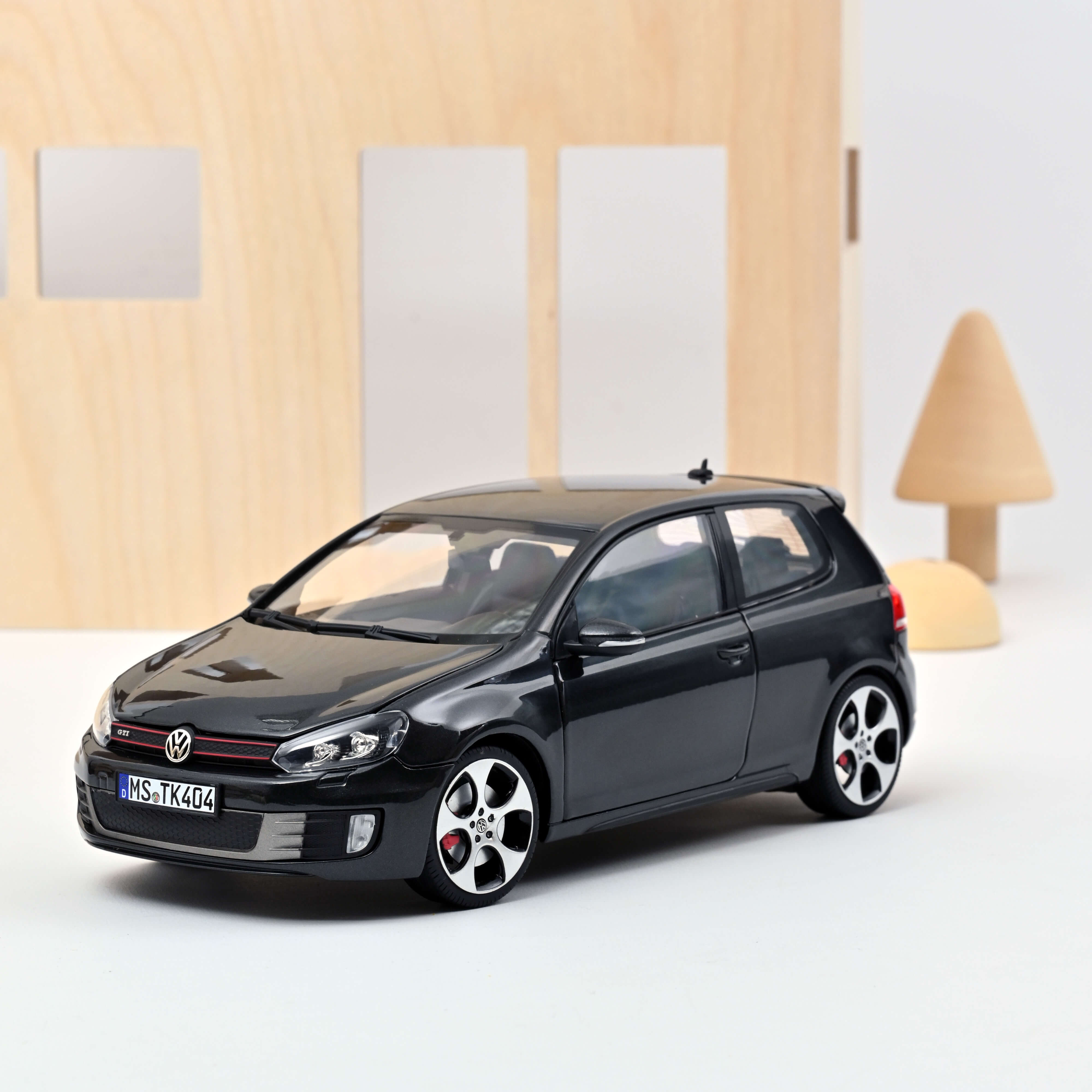 VW Golf GTI 2009 Grey metallic 1:18 – Norev1