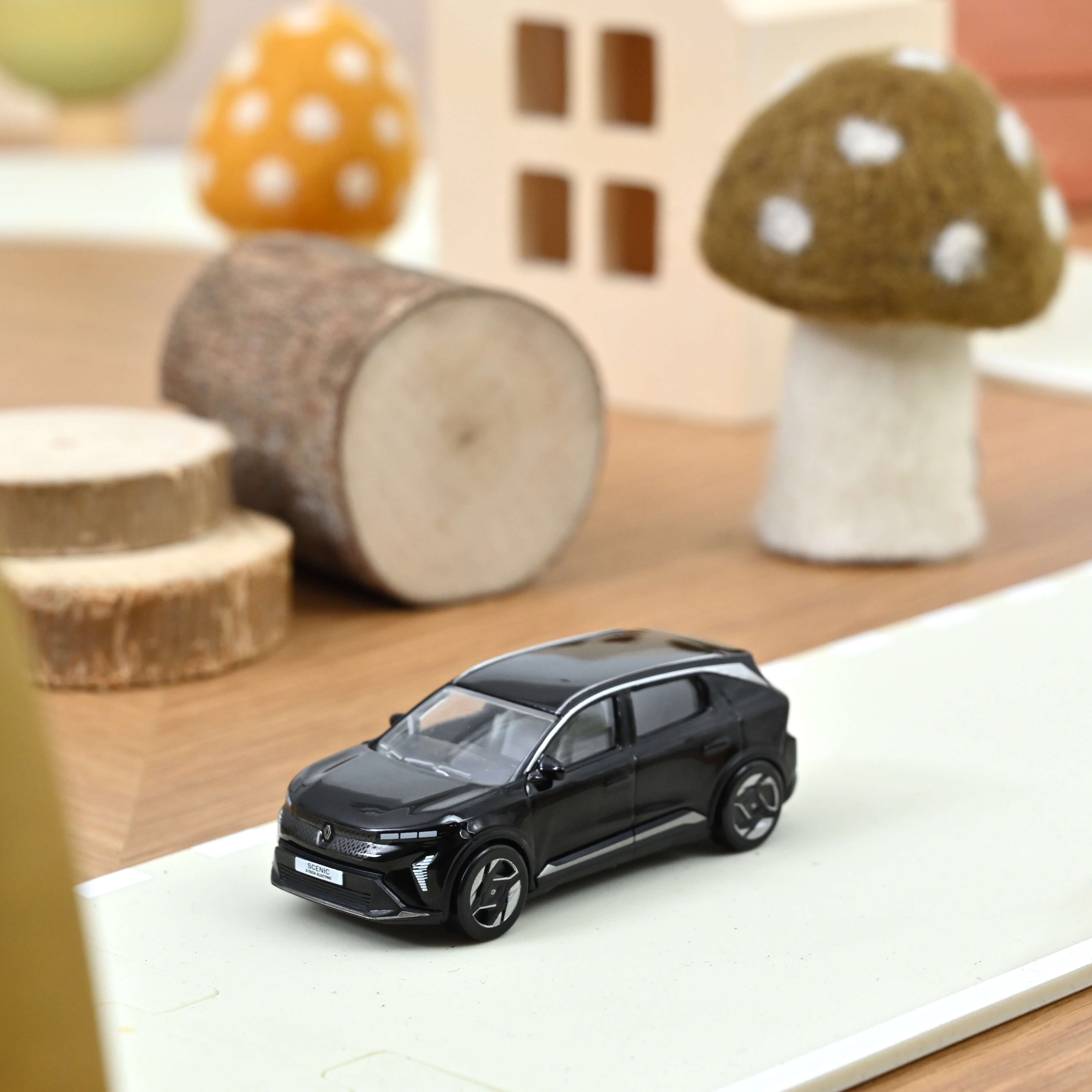 Renault Scénic E-Tech Electrique 2024 Noir Etoilé 1/64 Renault Scénic E-Tech Electrique 2024 Noir Etoilé 1/64