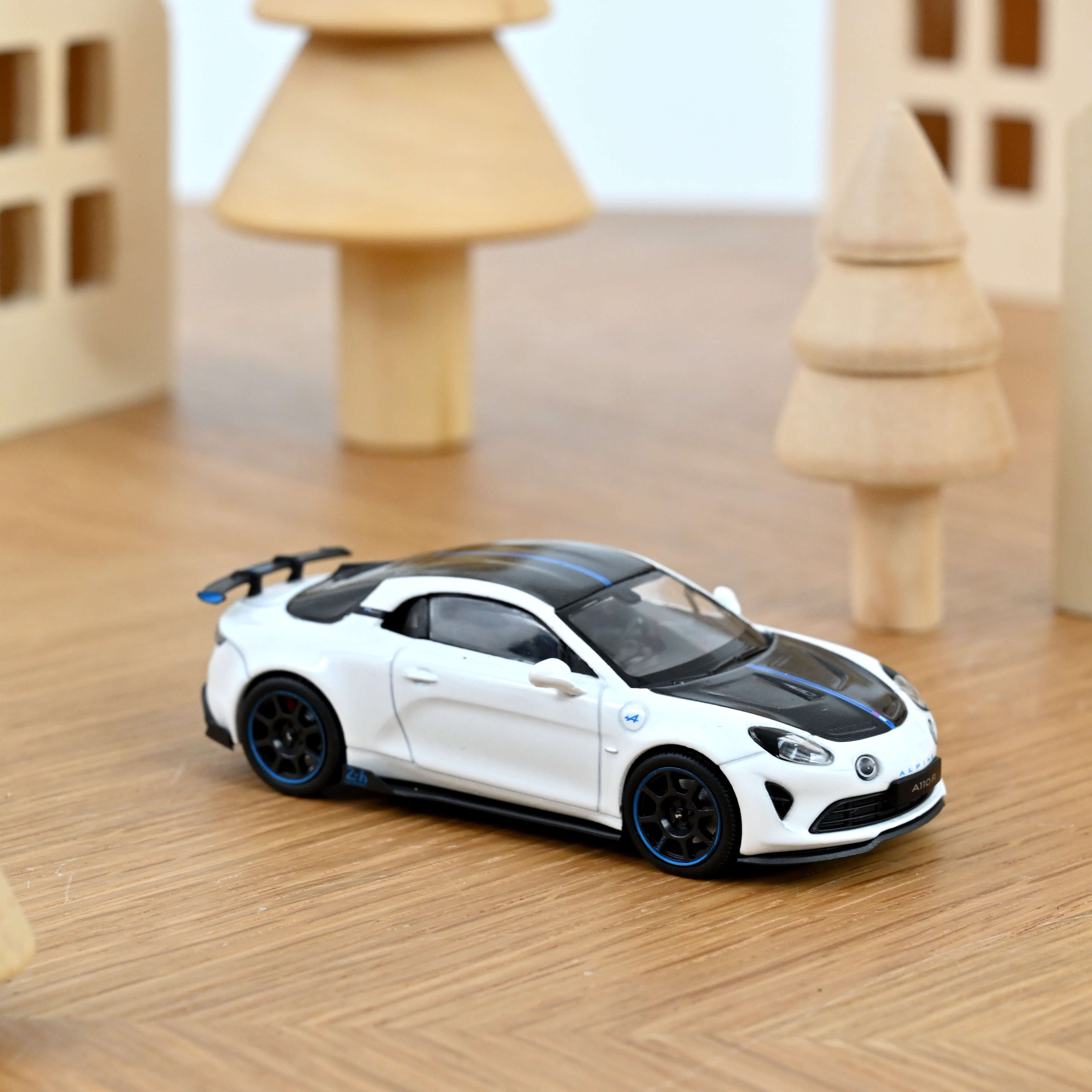 Coche miniatura Alpine A110 1/18 IXO Renault No.7 Tour de Corse 1973 J-L.Therier Coche miniatura Alpine A110 1/18 IXO Renault No.7 Tour de Corse 1973 J-L.Therier