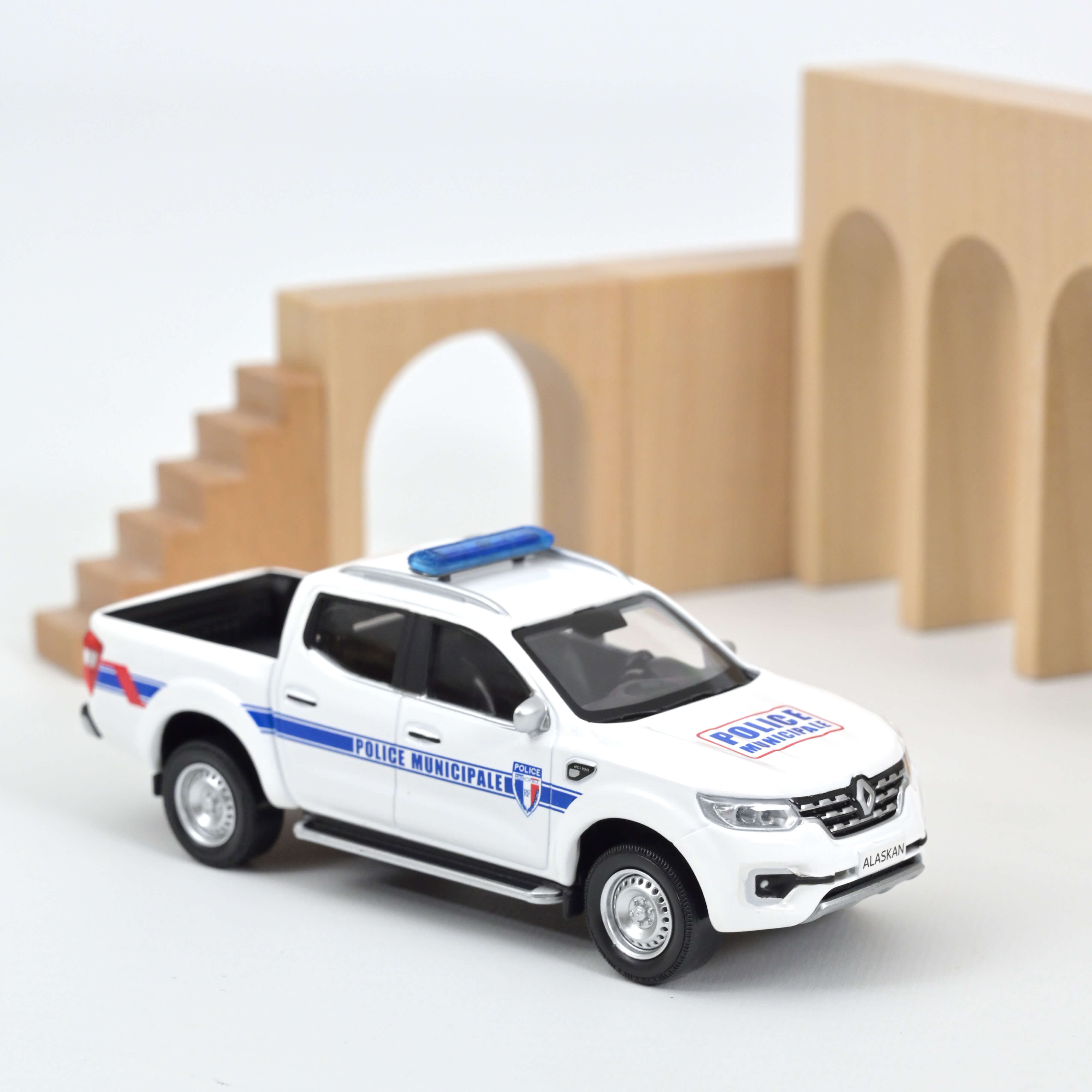 RENAULT EXPRESS MAIRIE De Paris 1/43 Verem France EUR 30,00 - FR RENAULT EXPRESS MAIRIE De Paris 1/43 Verem France EUR 30,00 - FR
