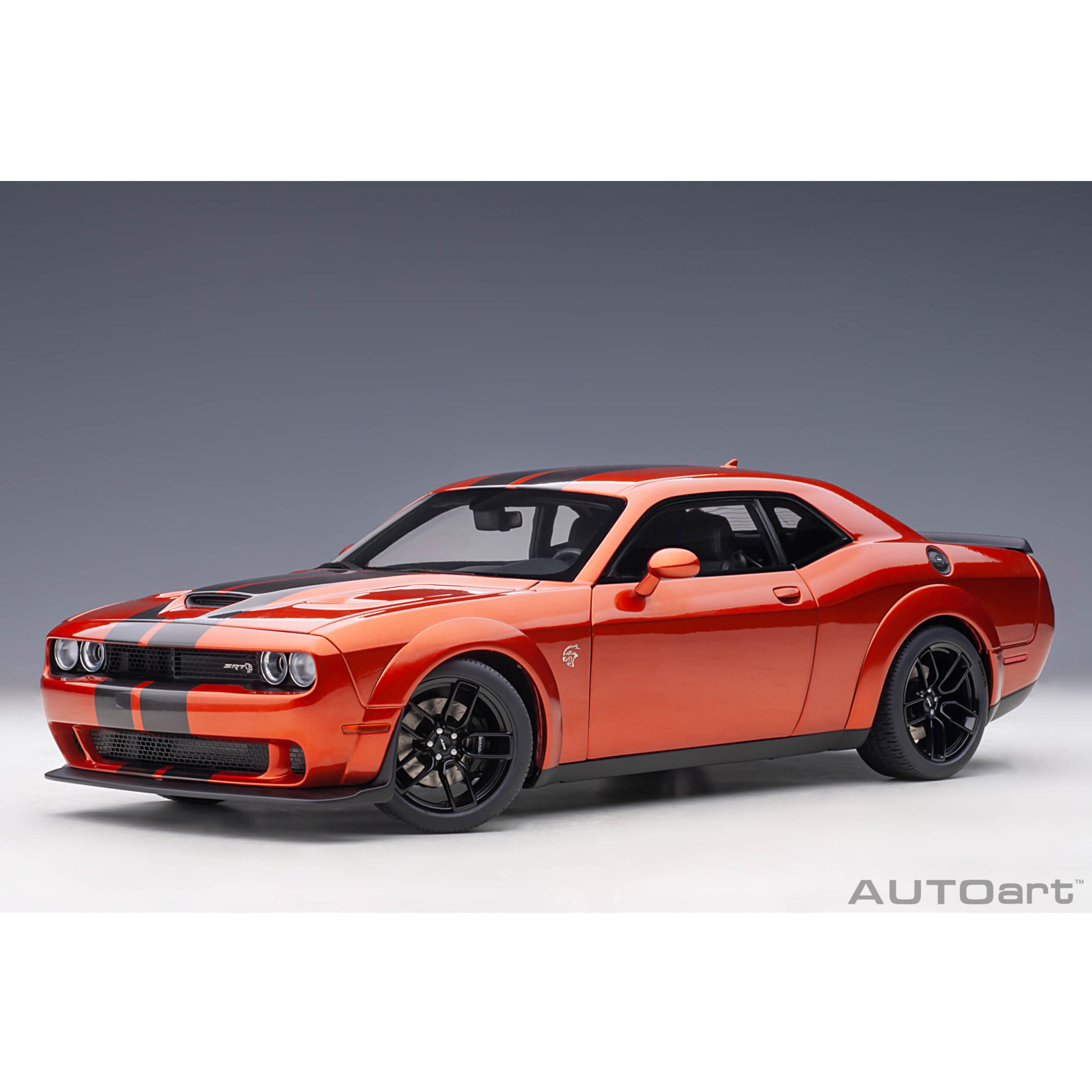 Dodge Challenger SRT Hellcat cinnamon/gunmetal stripes 1:18 – Norev