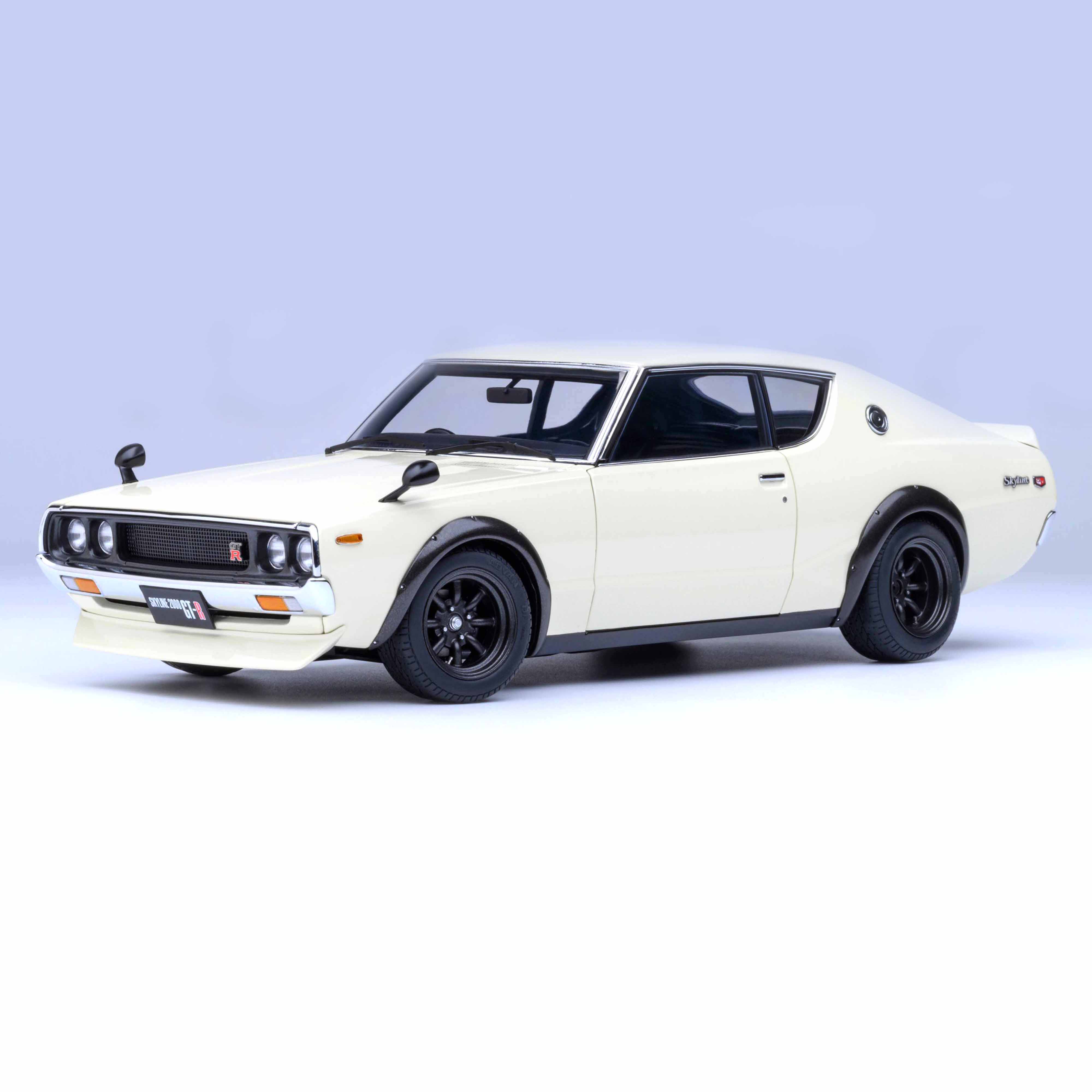 Nissan Skyline 2000 GT-R (KPGC110) Tuned White 1:18 – Norev