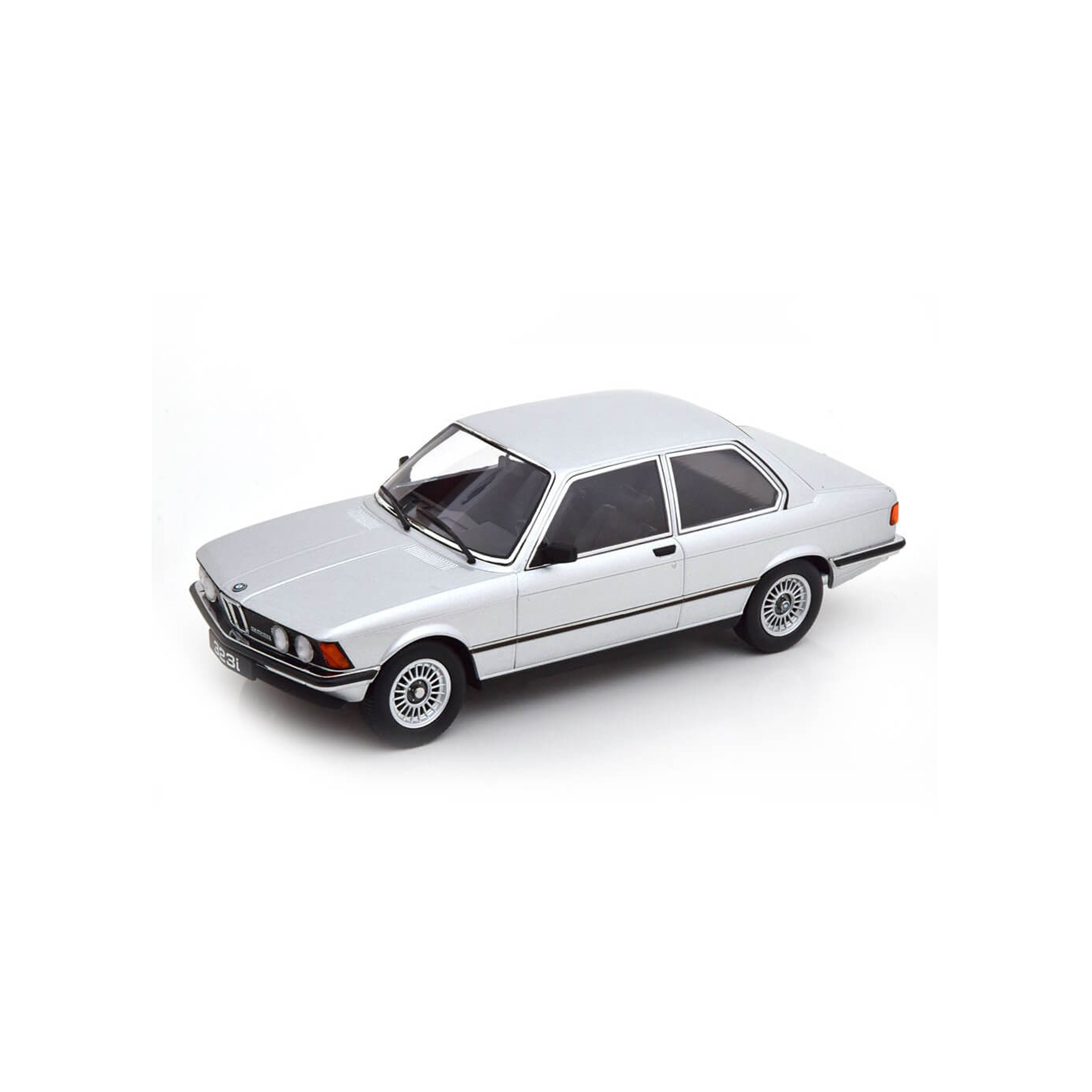 AUTOart 1/18 BMW 323i ホワイト AUTOart MILLENNIUM BMW 323i Die-Cast Boxed | eBay