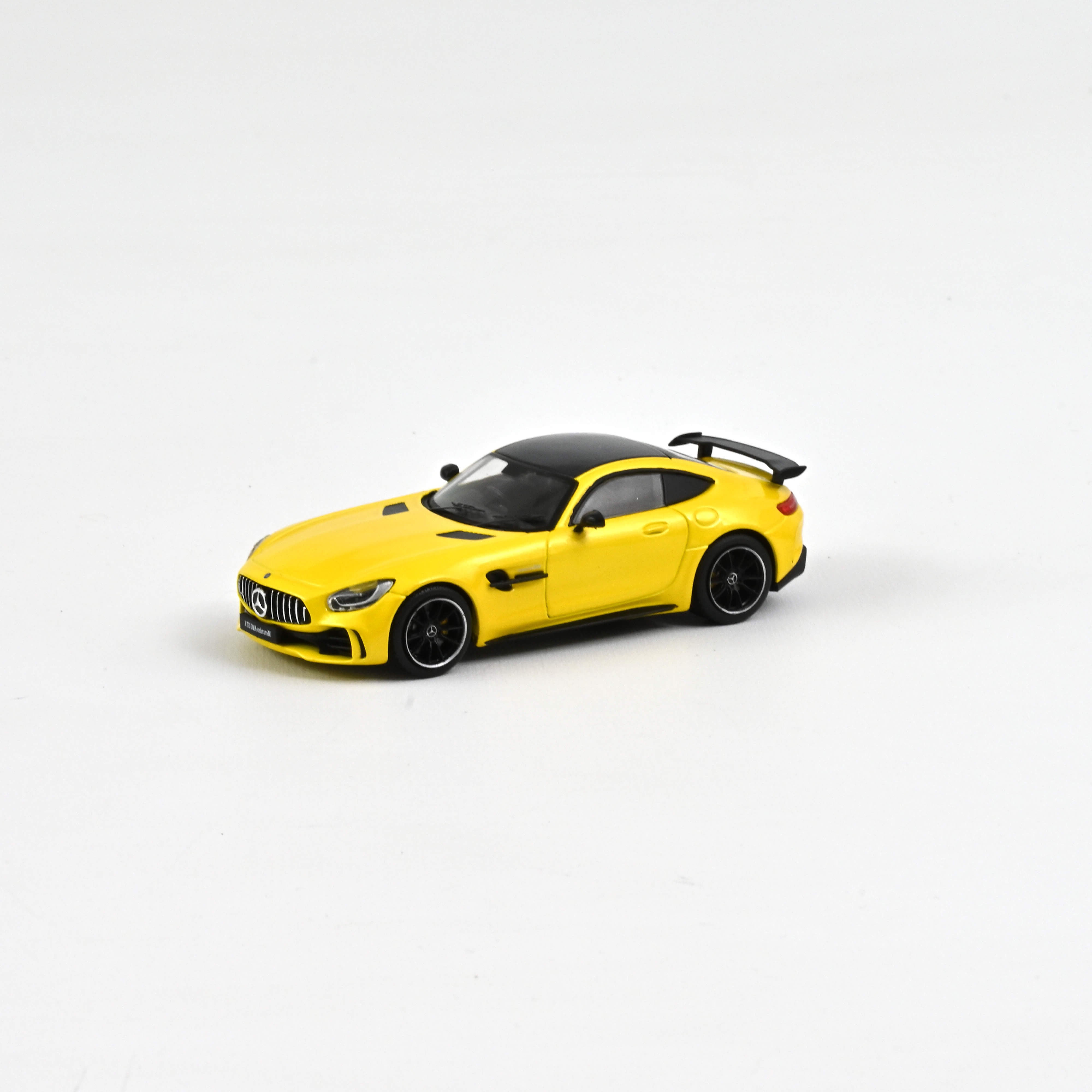 Mercedes-Benz AMG GT R Coupe F1 Safety Car 2018 Mayländer 1-43 CMR Models ( Made by PremiumX ) - Schuiten Autominiaturen Mercedes-Benz AMG GT R Coupe F1 Safety Car 2018 Mayländer 1-43 CMR Models ( Made by PremiumX ) - Schuiten Autominiaturen