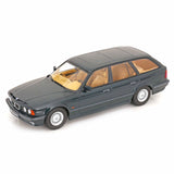 BMW 5er Reihe E34 Touring 1996 Dunkelgrün 1:18