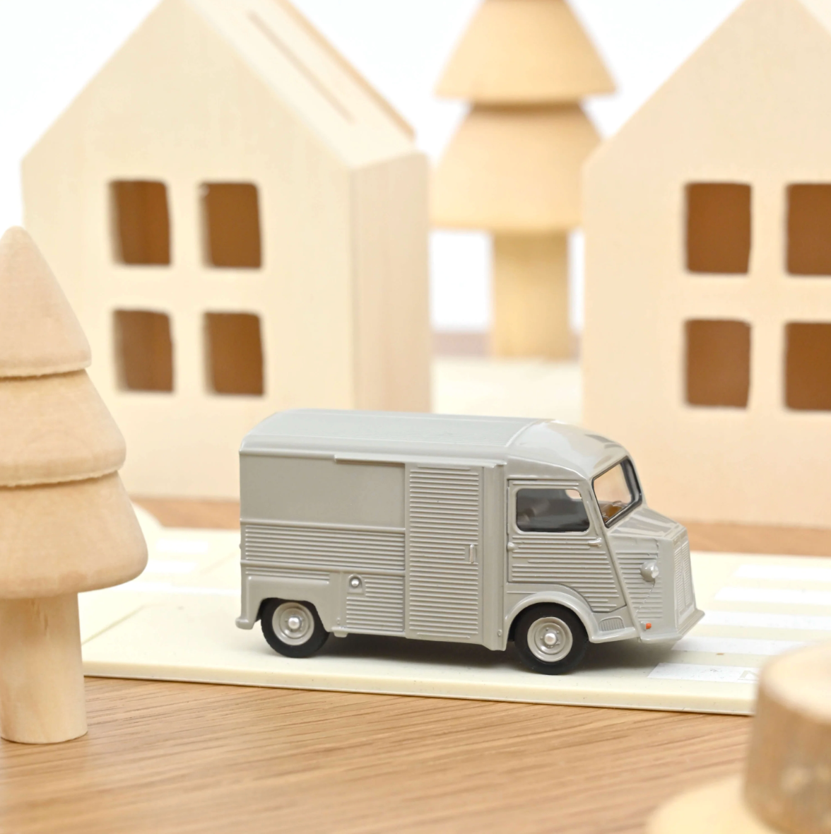 Voiture miniature 1/64