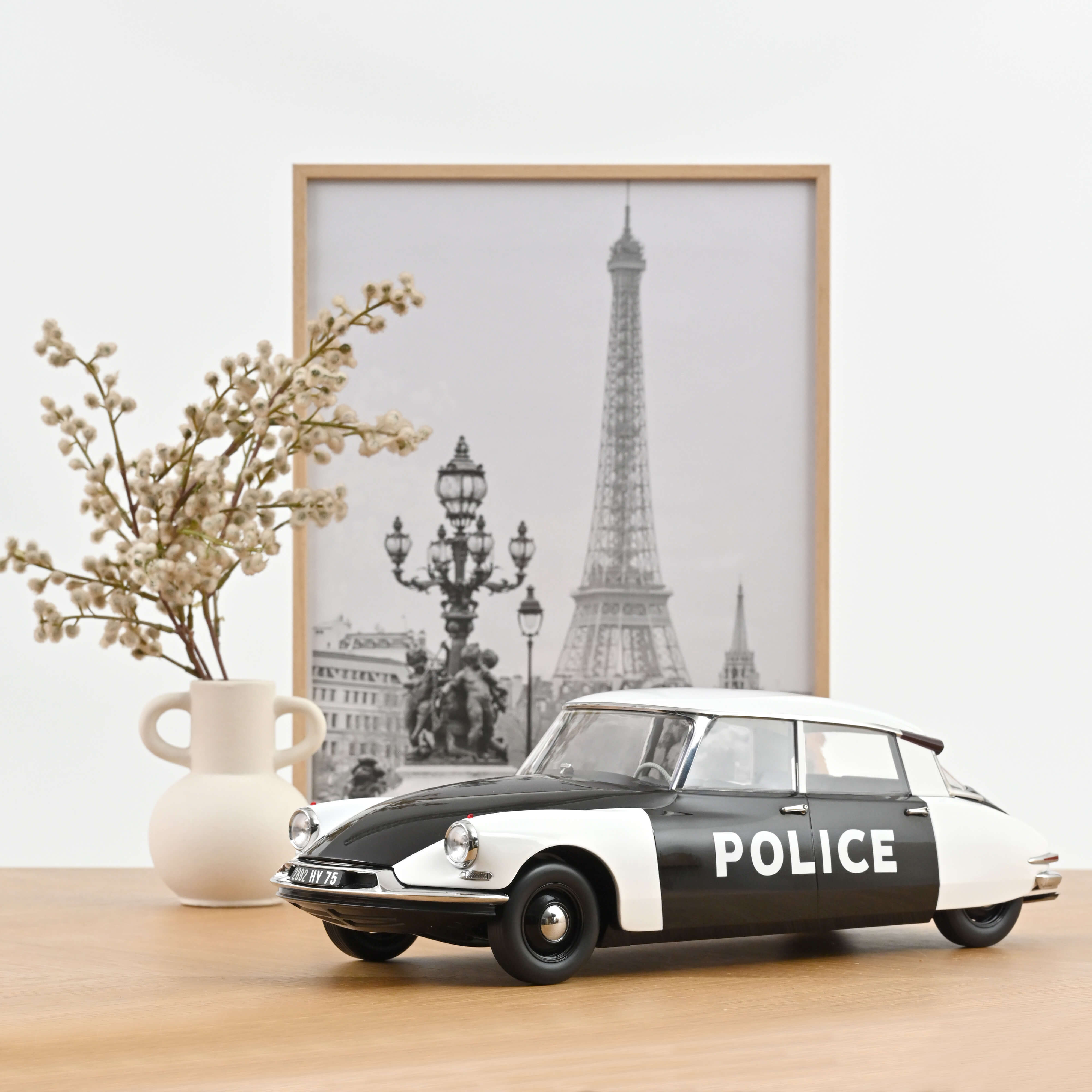 NOREV 1/12 -- Citroën Ds 19 Totem 1957 Silver -- 300 Exemplaires. Neuf NOREV 1/12 -- Citroën Ds 19 Totem 1957 Silver -- 300 Exemplaires. Neuf