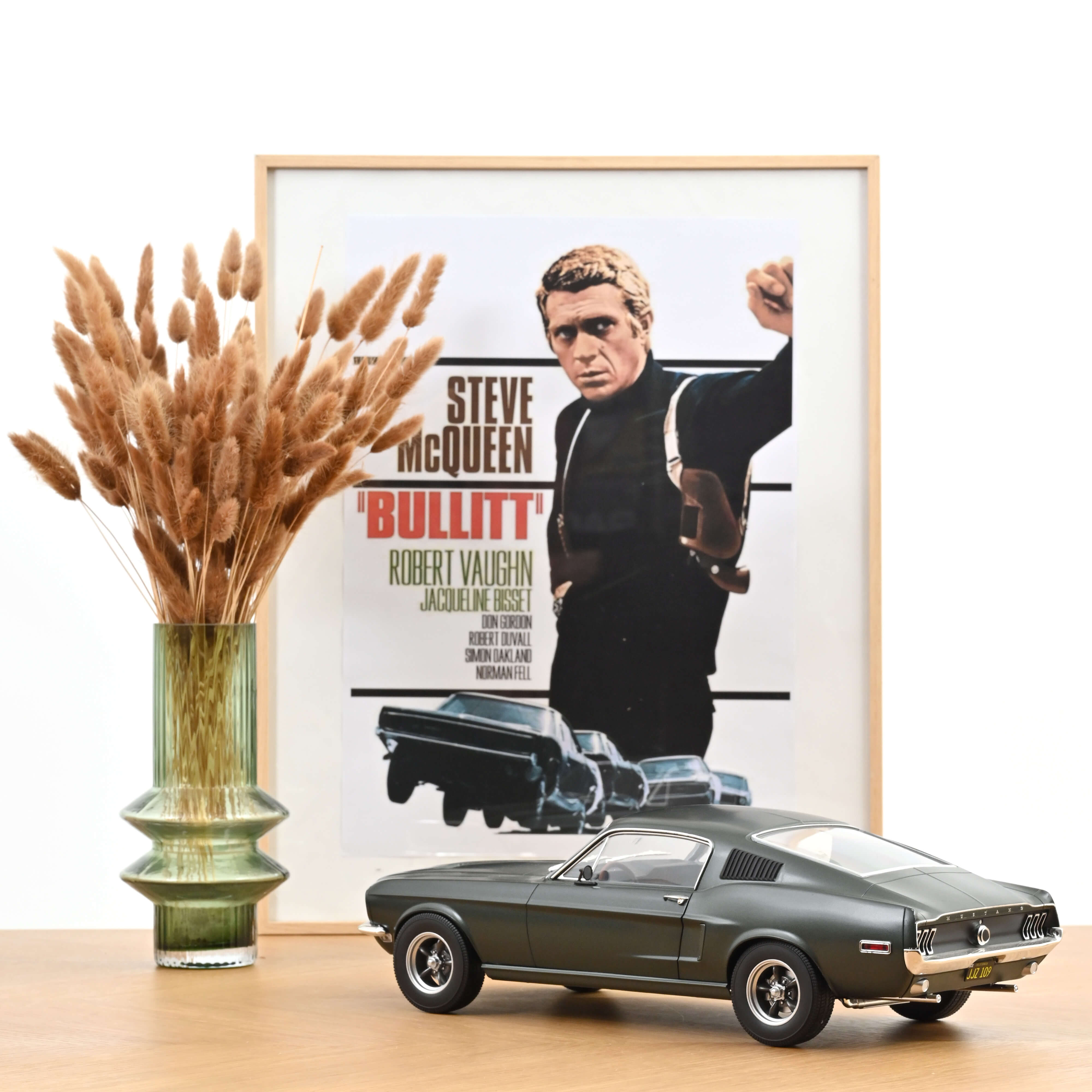 Coche miniatura Ford Mustang 1/12 Norev Fastback negro 1968 - Coches-miniaturas.es Coche miniatura Ford Mustang 1/12 Norev Fastback negro 1968 - Coches-miniaturas.es