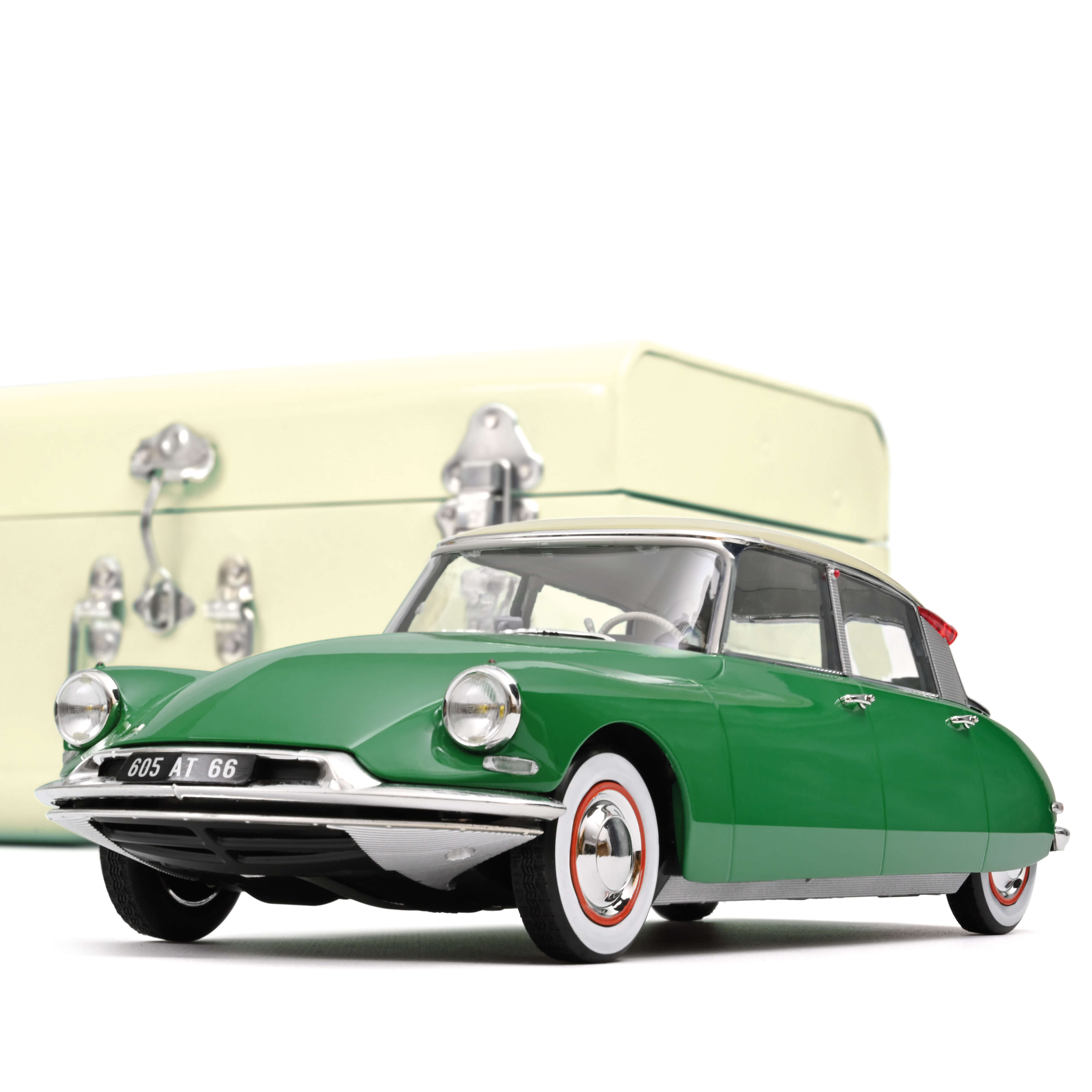 Citroën DS 19 1958 Jonquille Jaune 1/87 Citroën DS 19 1958 Jonquille Jaune 1/87