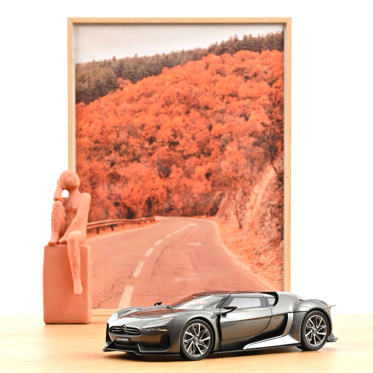 GT by Citroën 2008 Grey Concept Car 1:18 - 200pcs – Norev