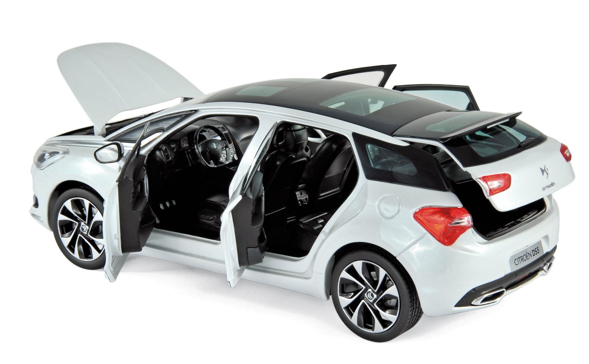 Citroën DS5 2011 Pearl White 1:18 – Norev