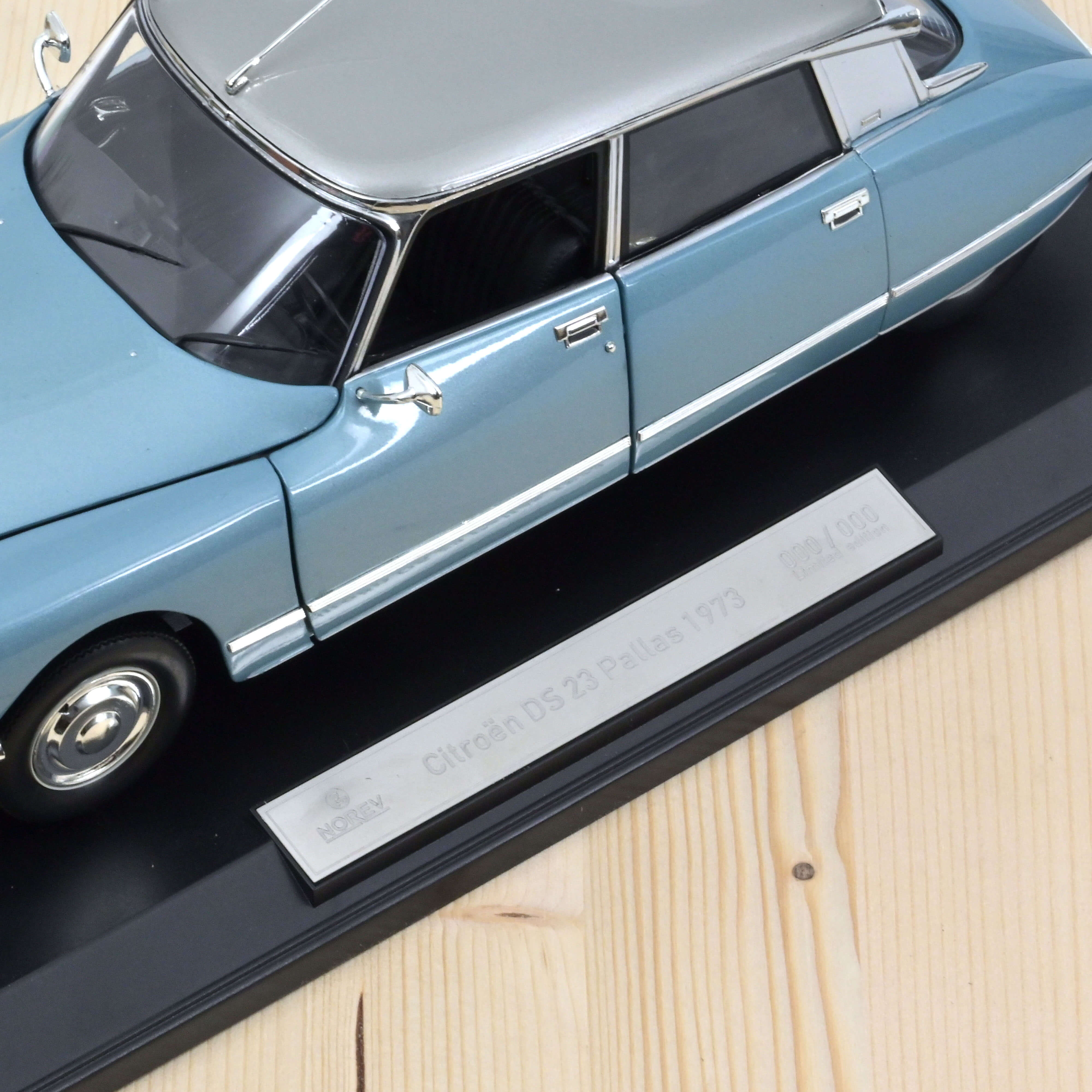 Citroën DS 23 Pallas 1973 Blue Foiled Car Collection NOREV 1/43 Citroën DS 23 Pallas 1973 Blue Foiled Car Collection NOREV 1/43