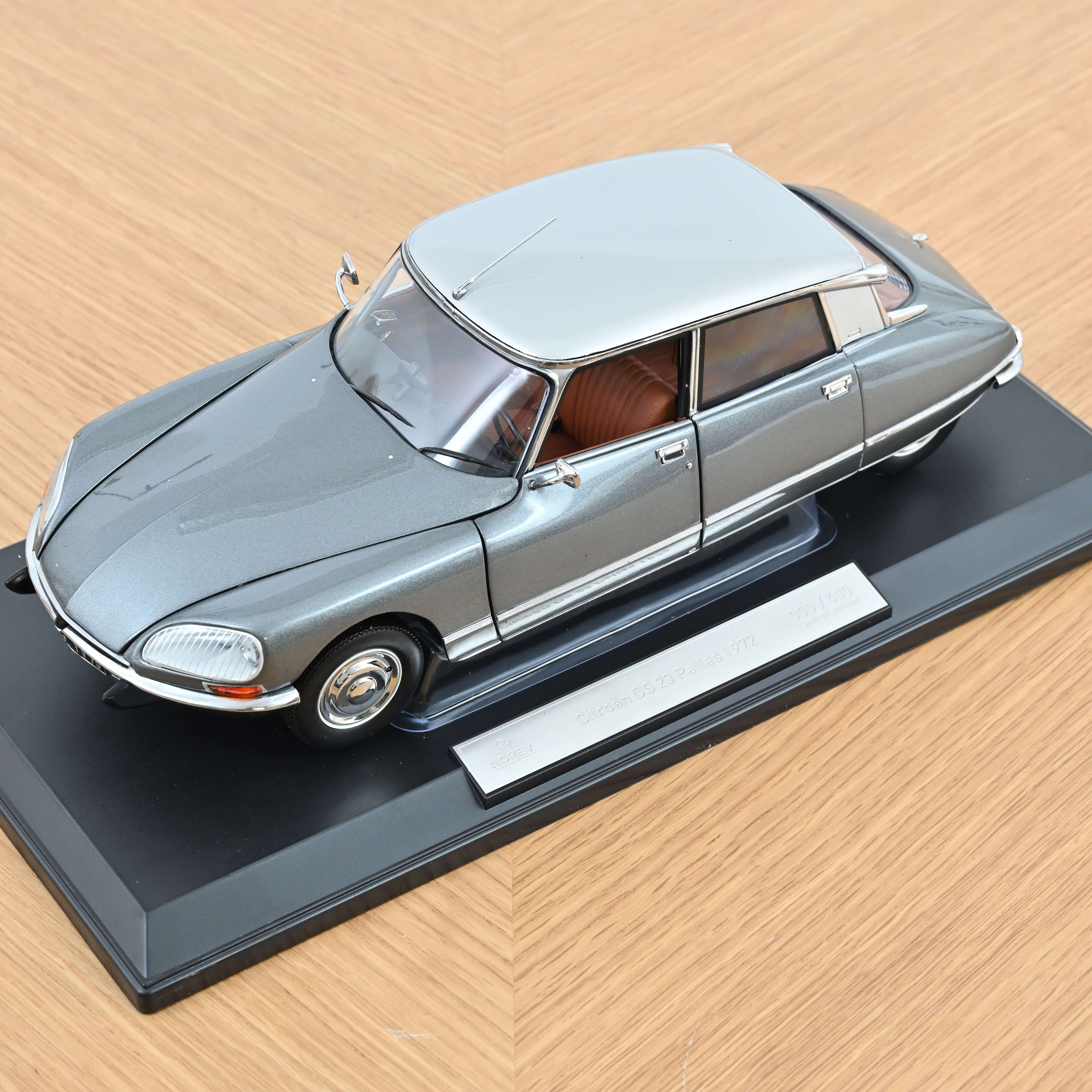 NOREV COLLECTORS 1/43 Citroen DS 21 Pallas 1967 alliage moulé sous NOREV COLLECTORS 1/43 Citroen DS 21 Pallas 1967 alliage moulé sous