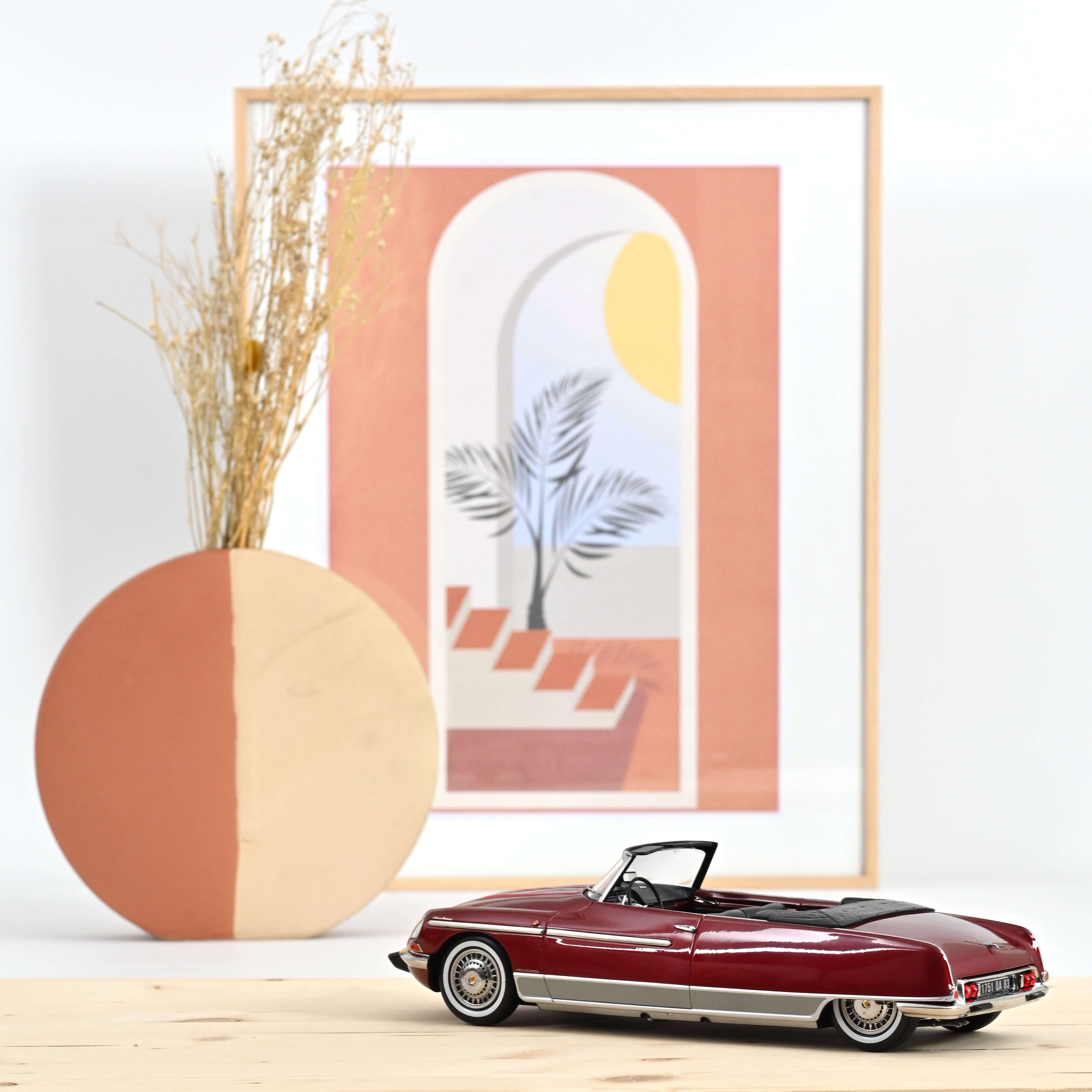 Citroën DS 21 Palm Beach 1968 Ruby Red 1:18 - 300pcs Citroën DS 21 Palm Beach 1968 Ruby Red 1:18 - 300pcs