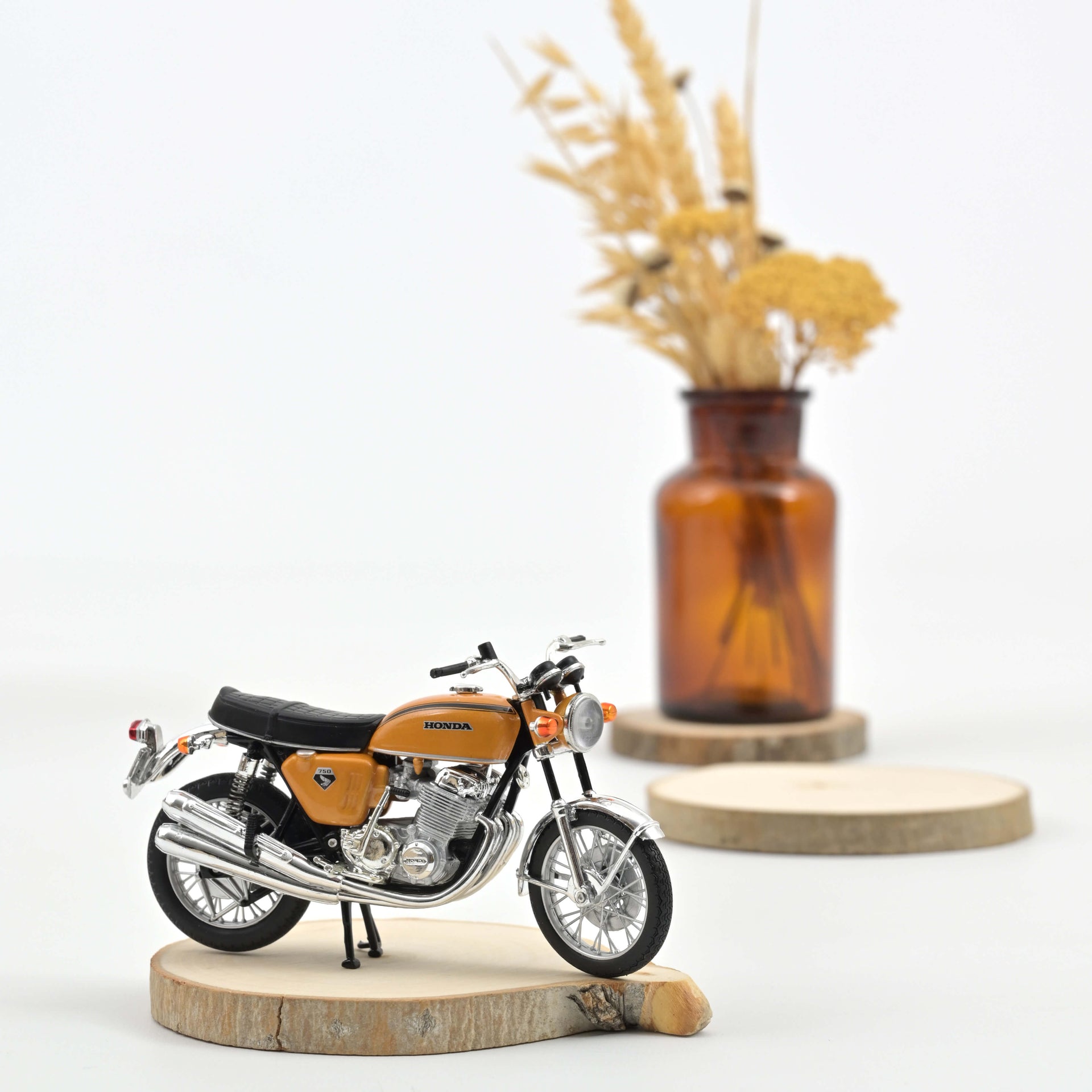 Honda CB750 1969 Röt metallic 1:18