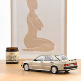 Mercedes-Benz 190 E 2.3-16 1984 Smoke Argent Métallisé 1/18