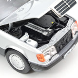Mercedes-Benz 300 CE-24 Coupé 1990 Argent 1/18
