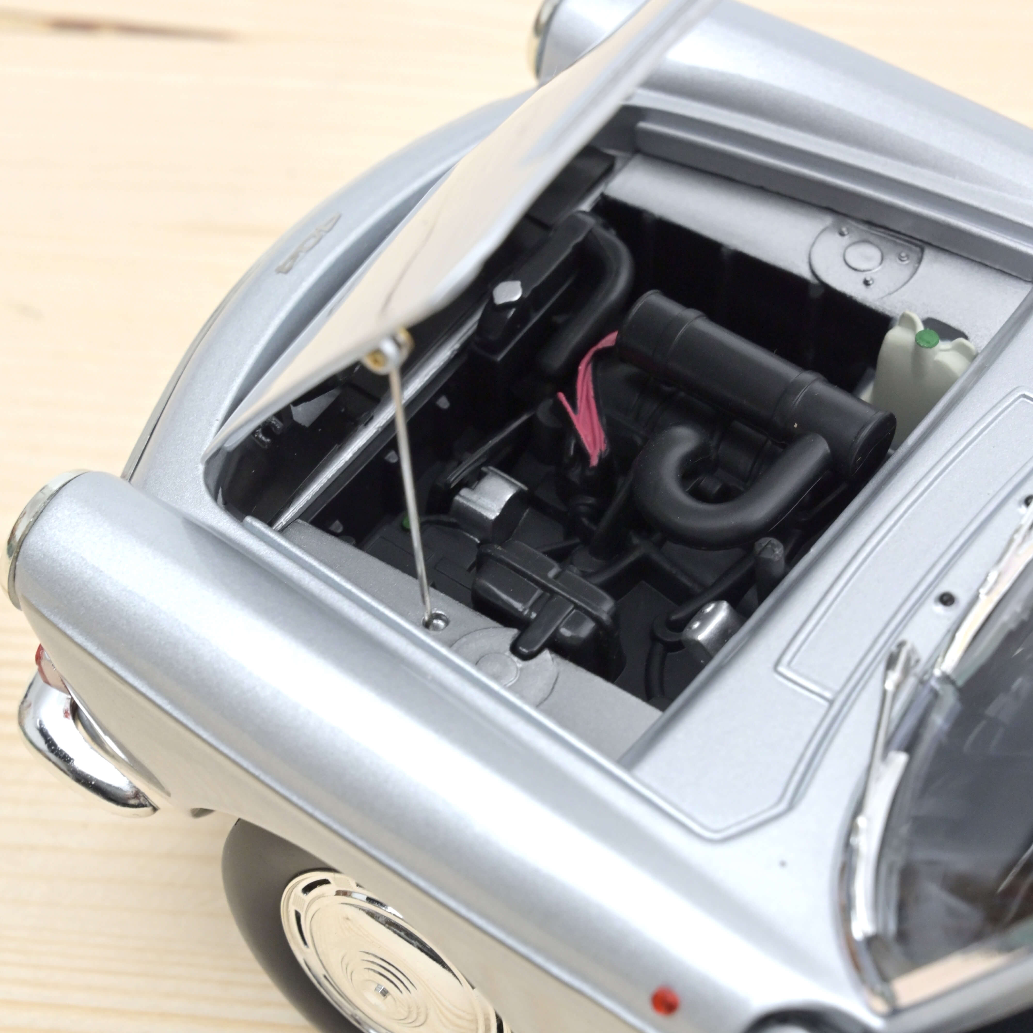 Peugeot 404 Cabriolet silver (Norev) 1:18 Peugeot 404 Cabriolet silver (Norev) 1:18