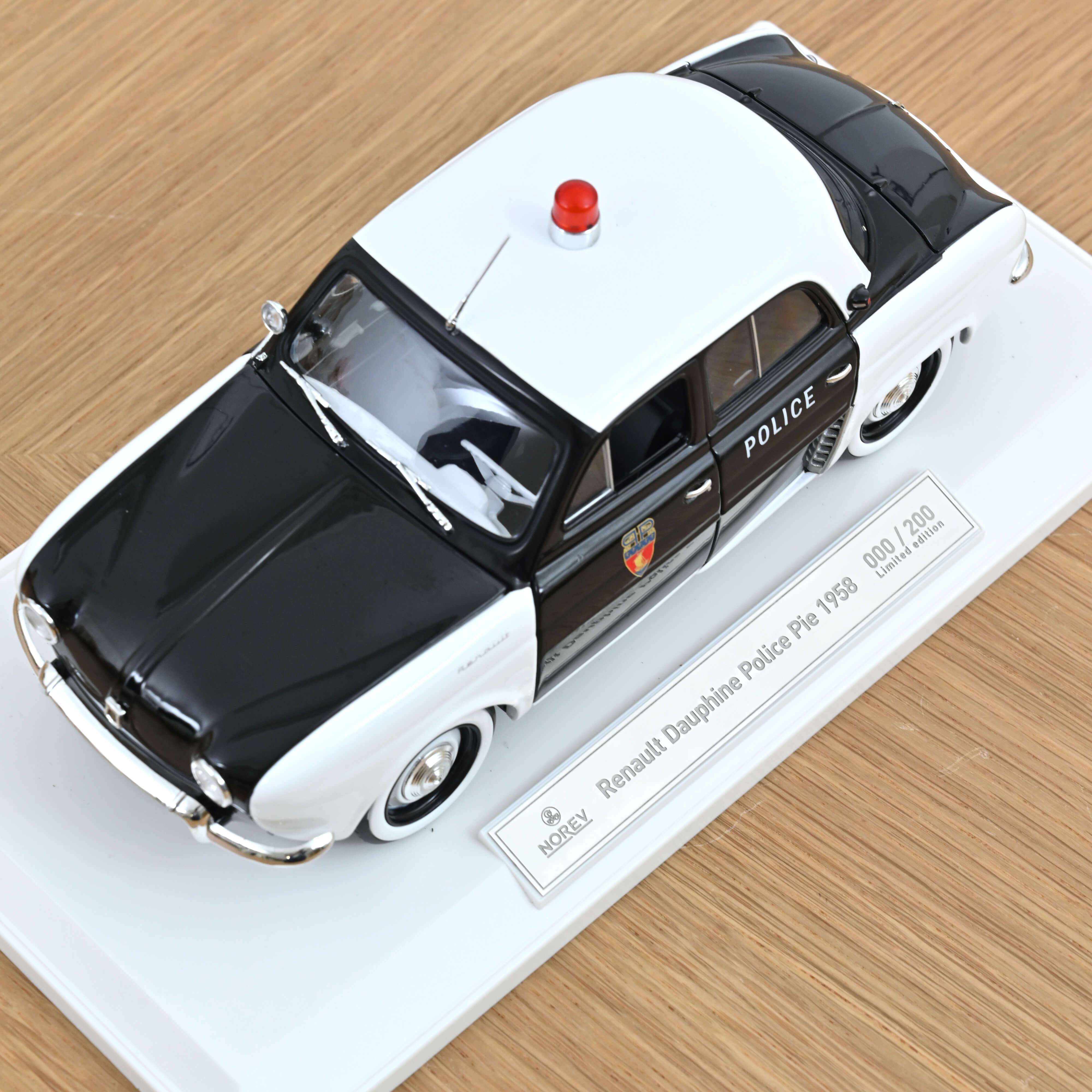 Plaque Métal Relief Renault Dauphine - 30x40 Cm, Collection Auto France, Sous Licence Officielle - Décoration Murale