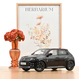 Renault 5 E-Tech Electric 2024 Diamond Black 1:18 - 300pcs