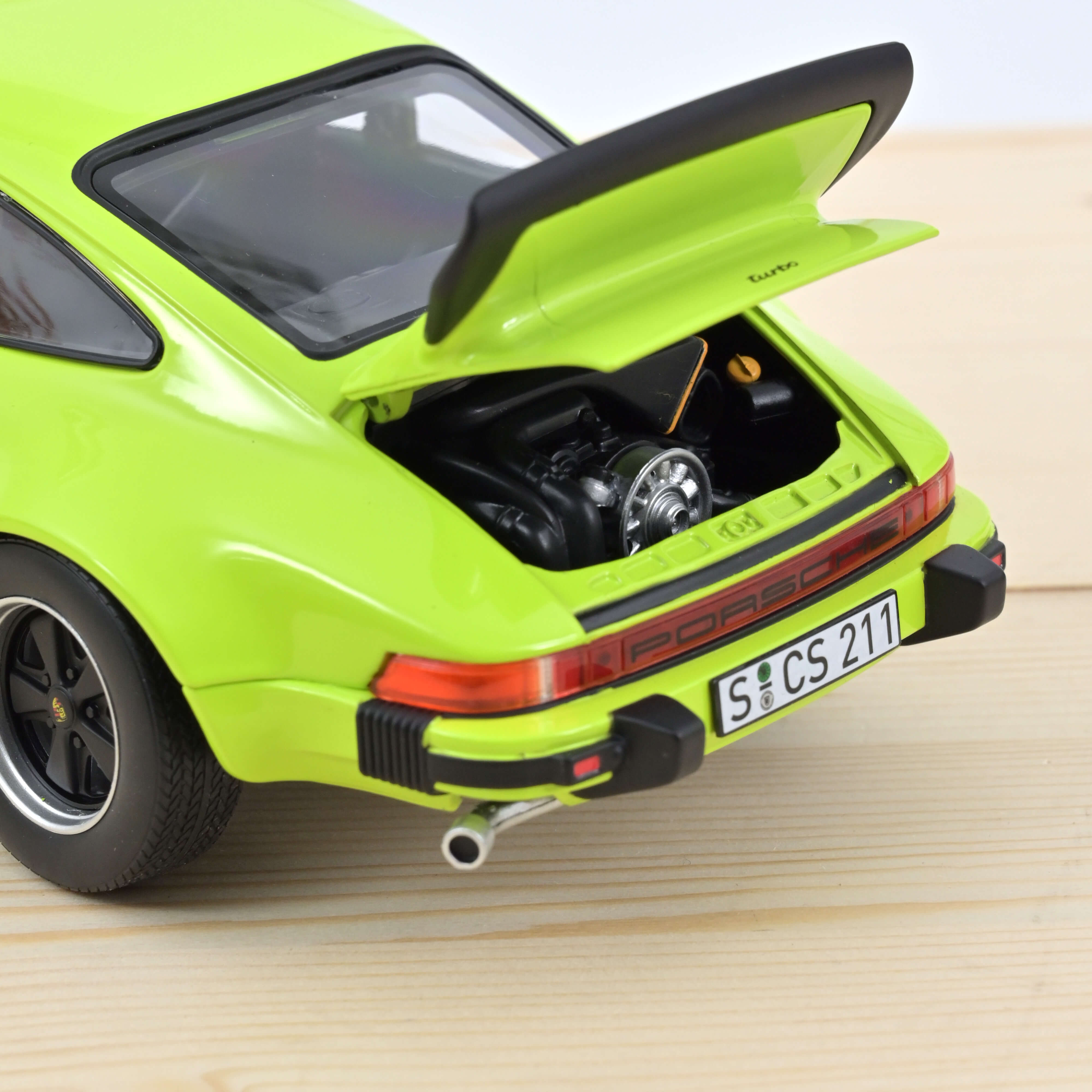 NOREV Sb 1/18 - Porsche 911 930 Turbo 3.3 Targa Grün 1978 NOREV Sb 1/18 - Porsche 911 930 Turbo 3.3 Targa Grün 1978