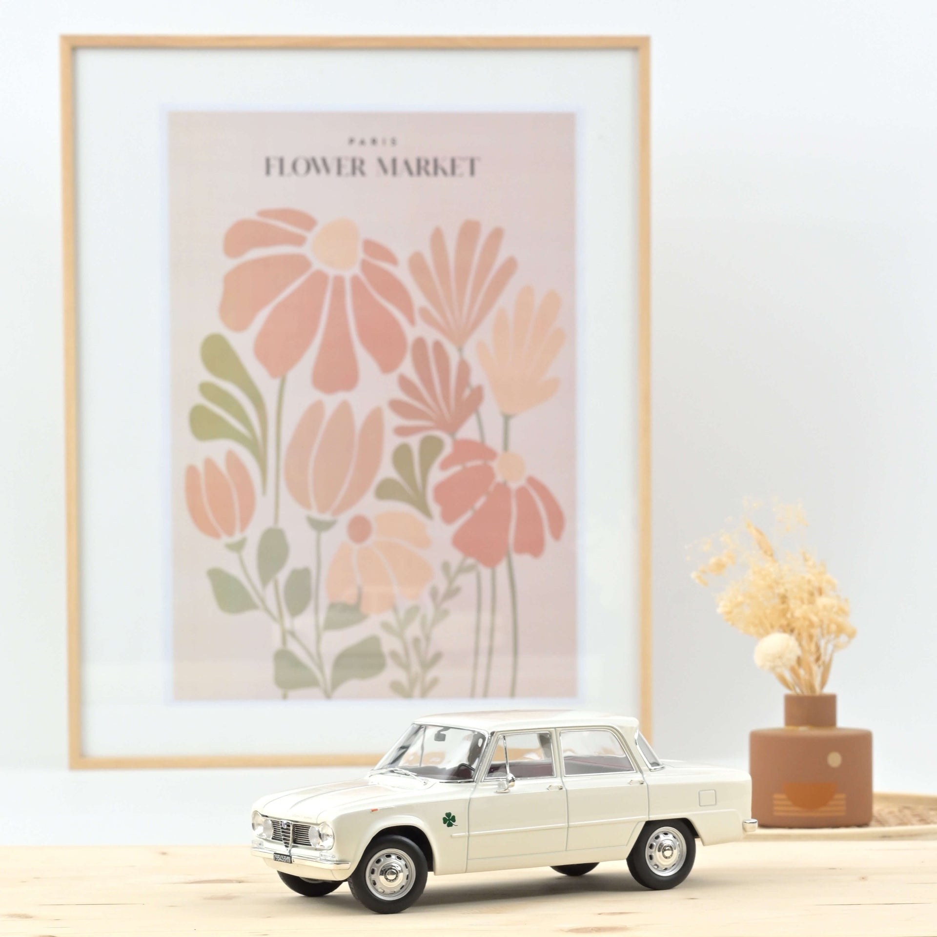 Alfa Romeo Giulia TI Super 1963 White 1:18
