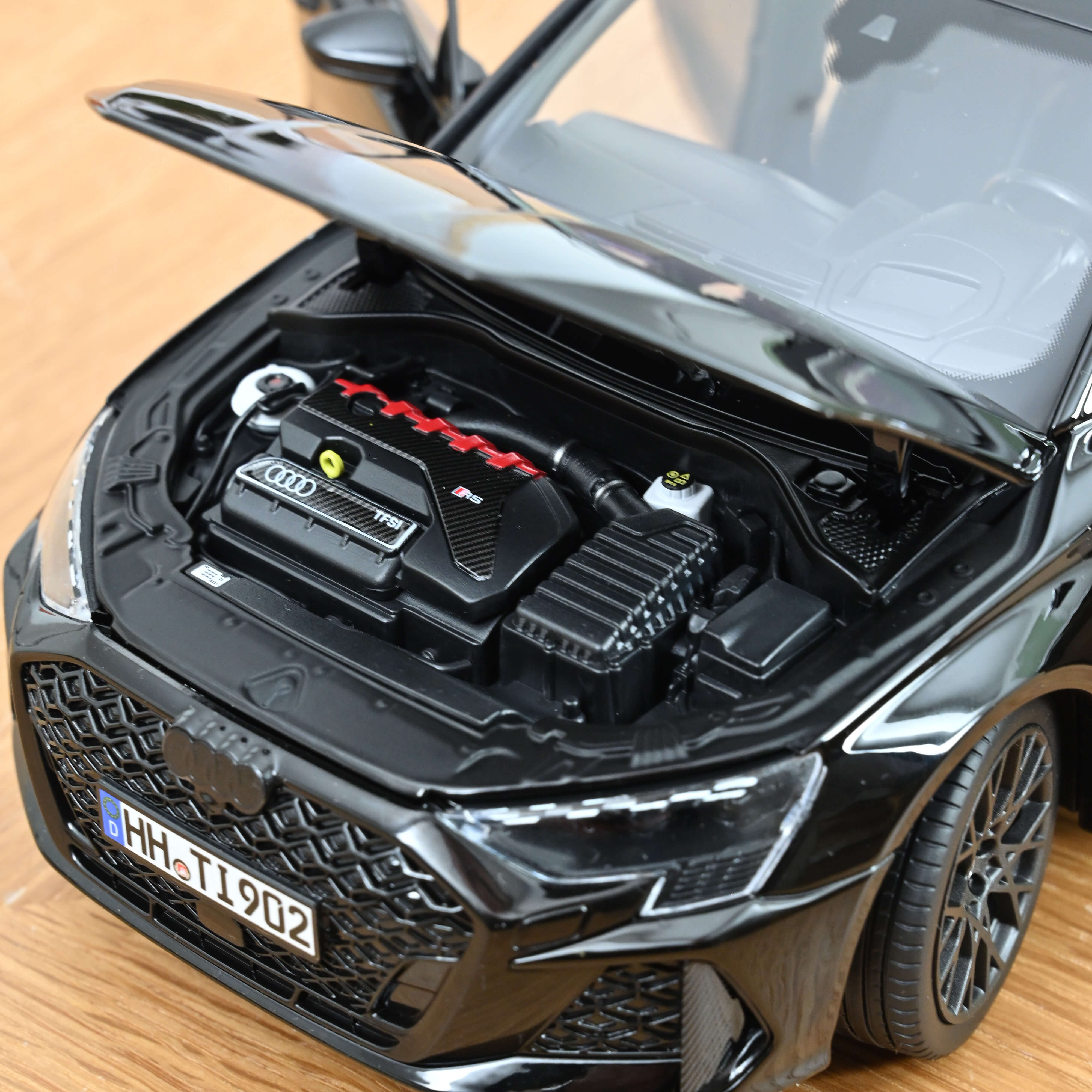 Herpa kit de Construction MiniKit Audi A3 Sportback (2012) Orange Vif et Gris Nardò, 2 pièces, Miniature à l'échelle 1:87, Objet de Collection, kit de modélisme, Plastique Herpa kit de Construction MiniKit Audi A3 Sportback (2012) Orange Vif et Gris Nardò, 2 pièces, Miniature à l'échelle 1:87, Objet de Collection, kit de modélisme, Plastique