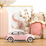 VW 1303 1973 Pastell Pink Geburtspaket 1:18