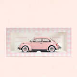 VW 1303 1973 Pastell Pink Geburtspaket 1:18