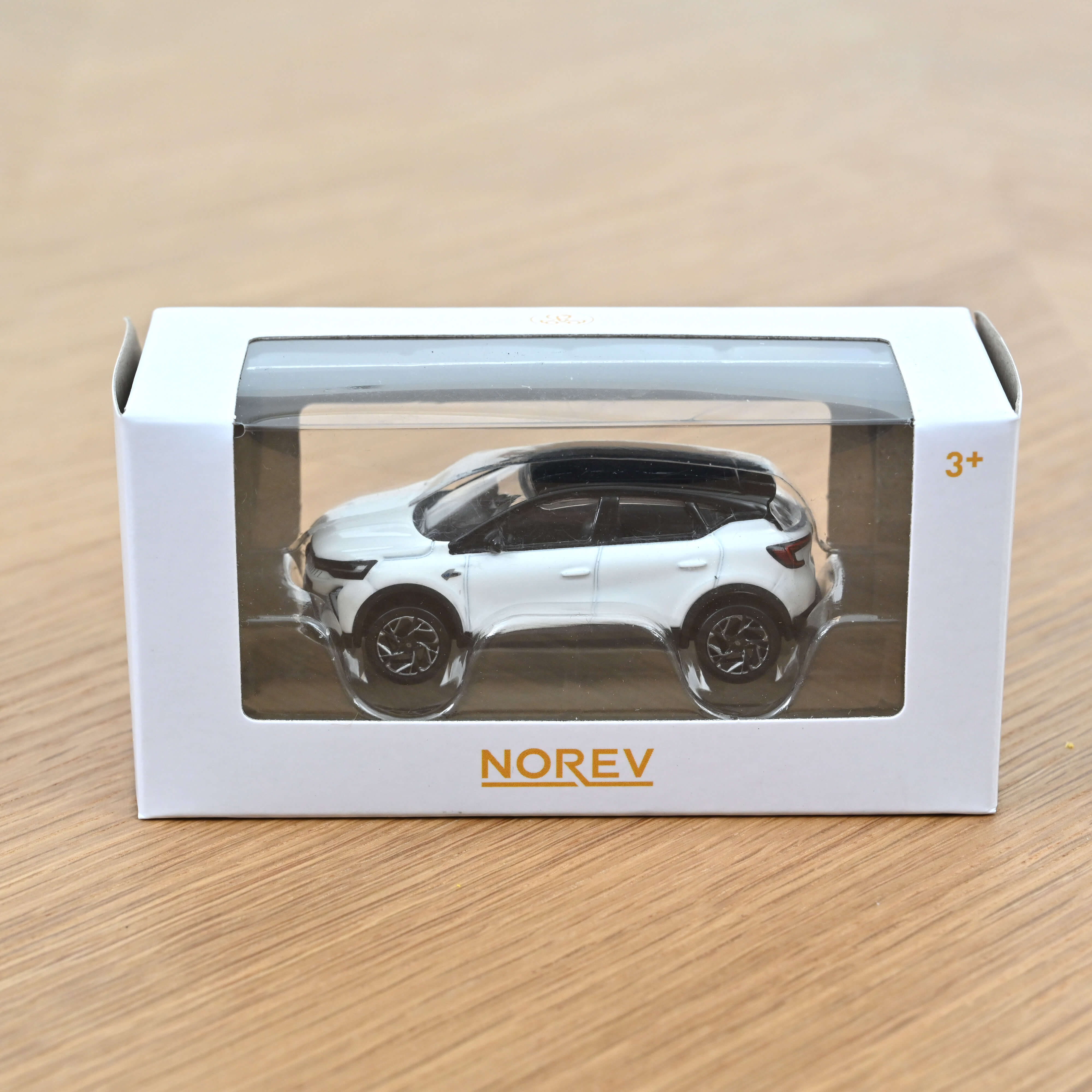 RENAULT Captur Esprit Alpine 2024 Gris Rafale et Noir Voiture de RENAULT Captur Esprit Alpine 2024 Gris Rafale et Noir Voiture de