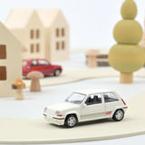Coffret Norev Youngtimers Jet-car 1/43, Renault Supercinq GT Turbo blanche dans un décor