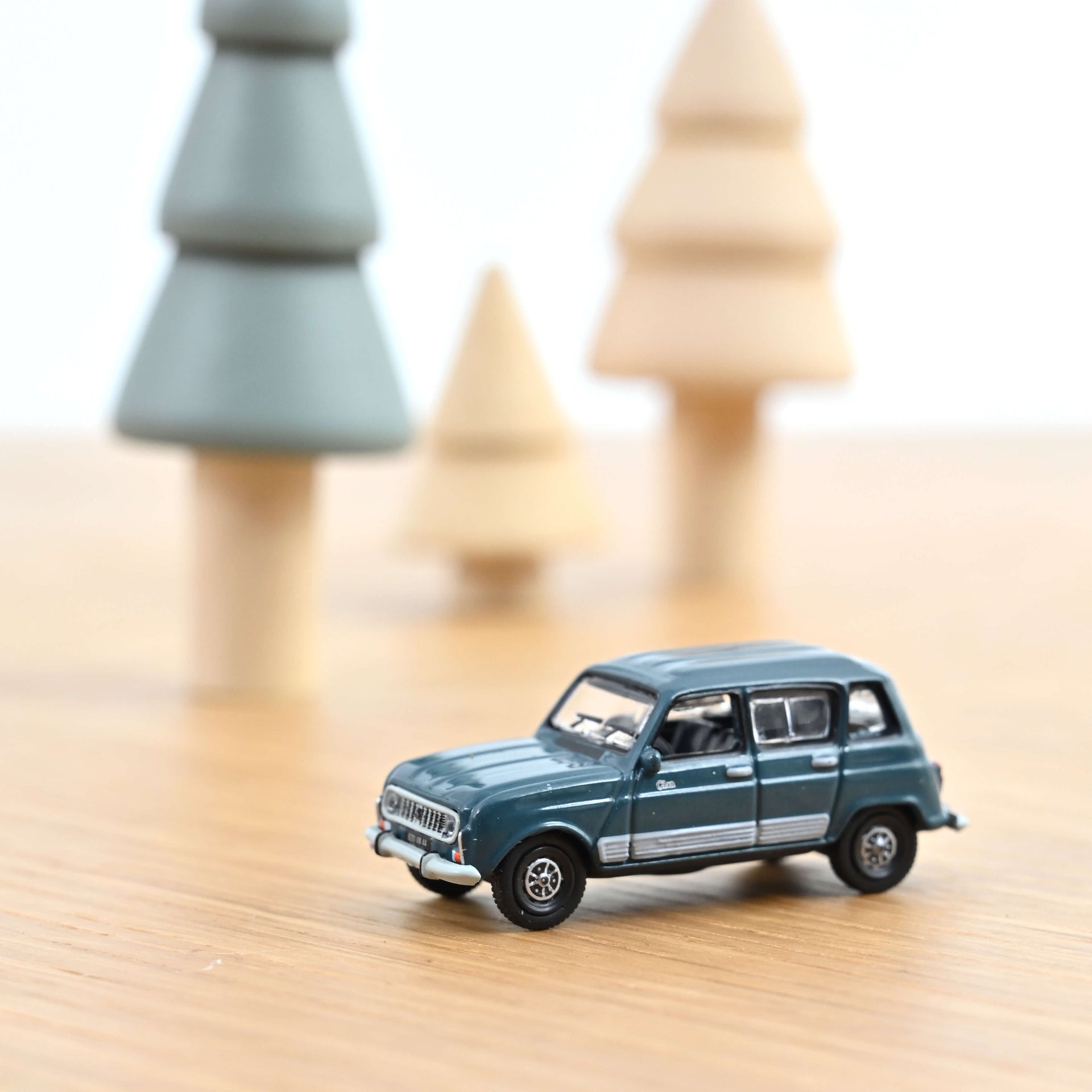 PASSION RENAULT 4 / AUTO PLUS / RENAULT 4L BI-FACE N°53 - 1/43 TOP