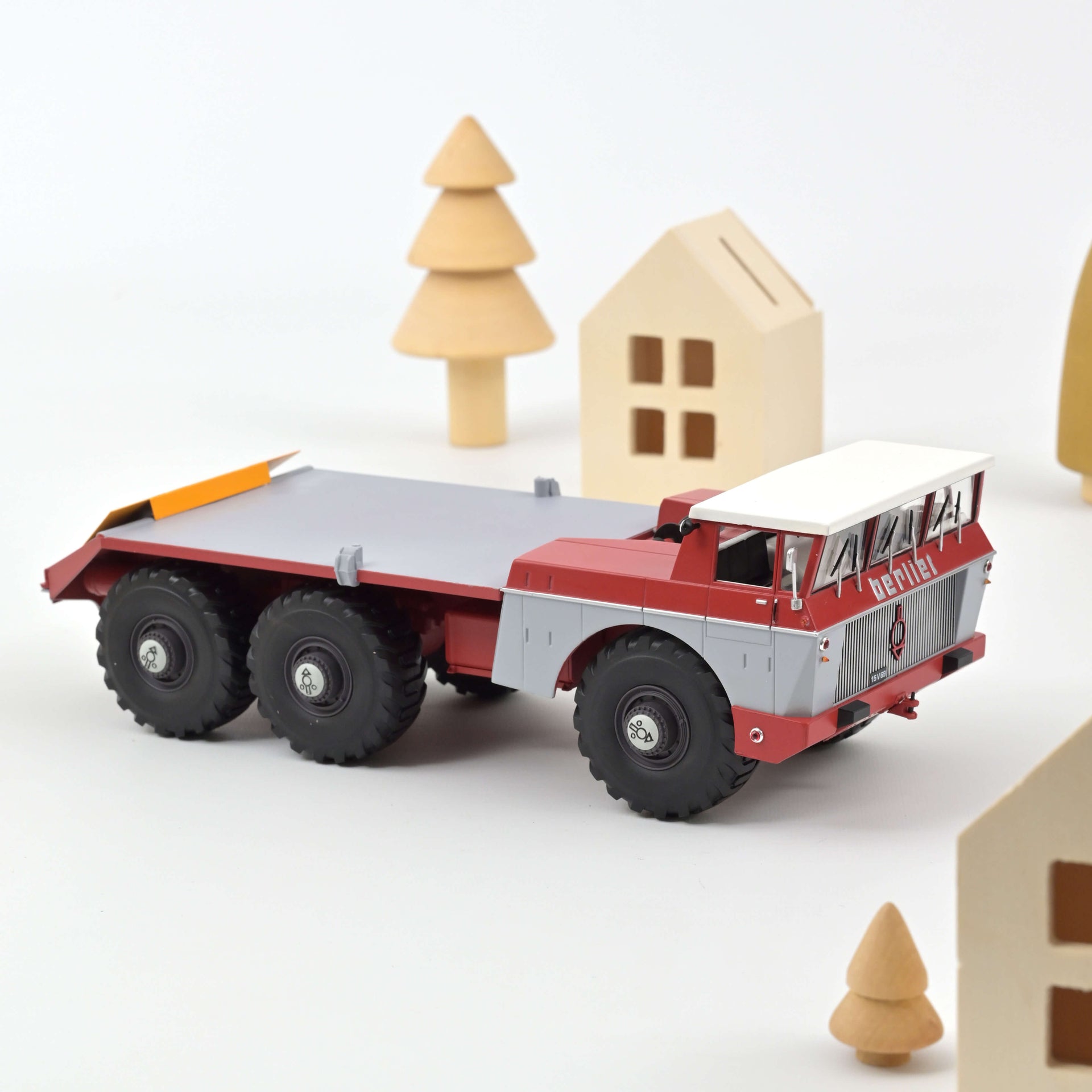 Modèle Réduit 1:43 Camion Berliet T100 N.1 1960 Rouge - Norev - Neuf Modèle Réduit 1:43 Camion Berliet T100 N.1 1960 Rouge - Norev - Neuf