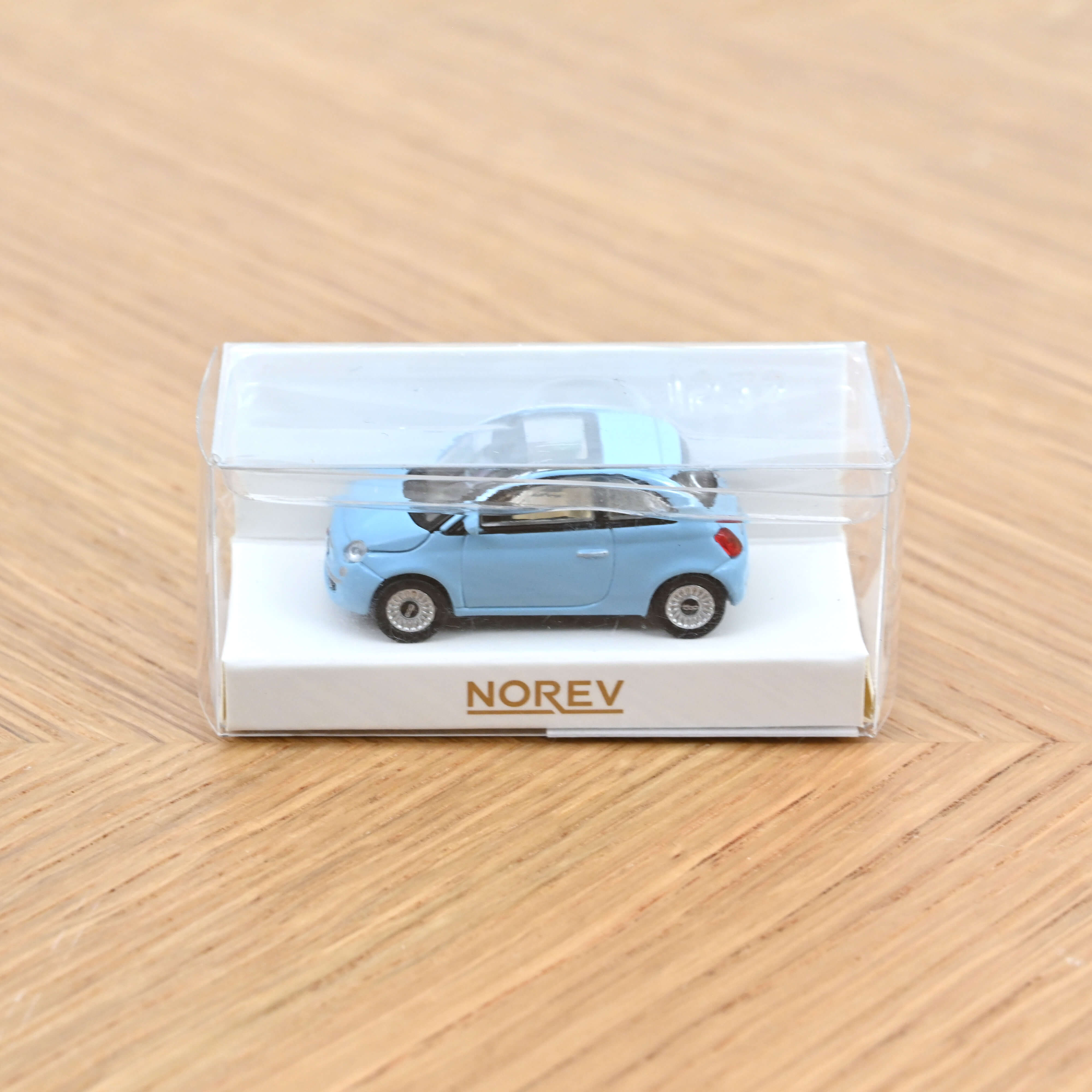 NOREV Fiat 500 L 1968 Bleu Pastel 1968 1/18 - 187777 NOREV Fiat 500 L 1968 Bleu Pastel 1968 1/18 - 187777