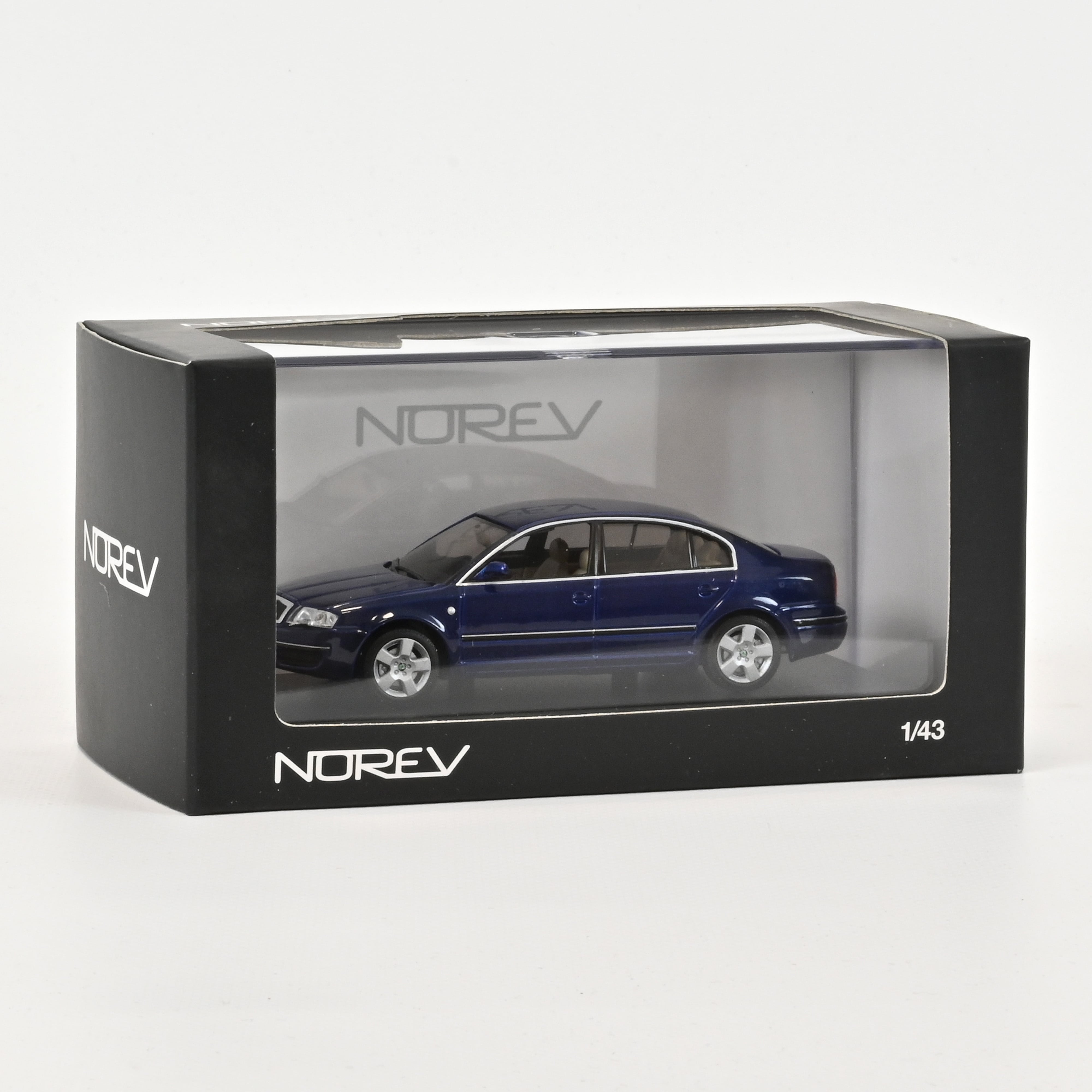 SKODA SUPERB 2004 TDI BLEU FONCE NOREV 840612 1/43 1:43 BERLINE SALOON SKODA SUPERB 2004 TDI BLEU FONCE NOREV 840612 1/43 1:43 BERLINE SALOON
