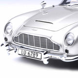 Aston Martin DB5 "James Bond - Goldfinger" Silber 1:18