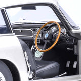 Aston Martin DB5 "James Bond - Goldfinger" Silber 1:18