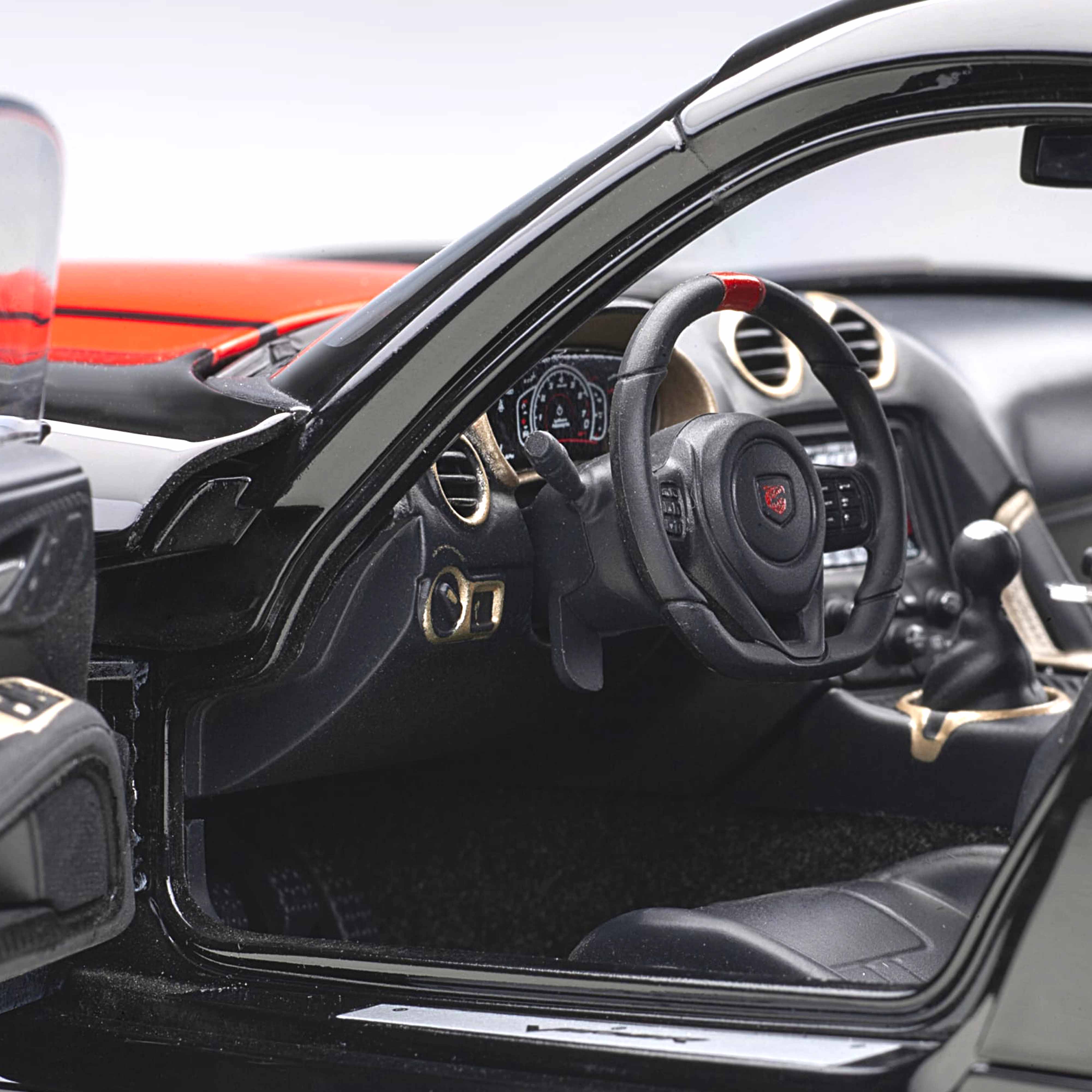 Diecast model cars Dodge Viper Competition 1/18 Autoart Competition car 2004 - A Diecast model cars Dodge Viper Competition 1/18 Autoart Competition car 2004 - A