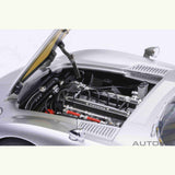 Toyota 2000GT Silber 1967 1:18