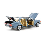 Mercedes-Benz 200 1982 Bleu Chine 1/18