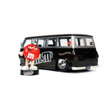 Ford Econoline Bus mit roter M&M’s-Figur Hollywood Rides 1965 1:24