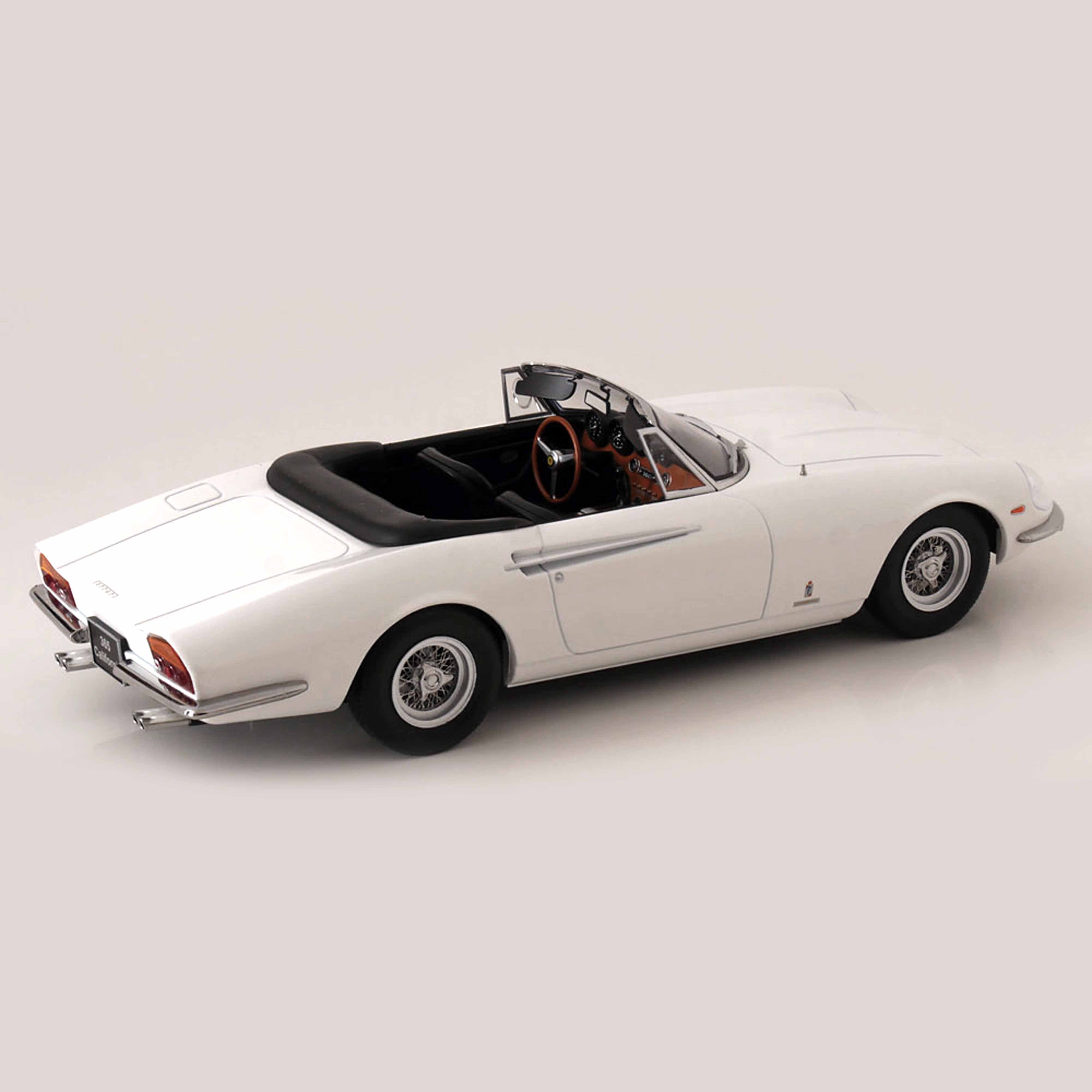 Voitures, camions et fourgons miniatures Ferrari Spider 1:18 Voitures, camions et fourgons miniatures Ferrari Spider 1:18