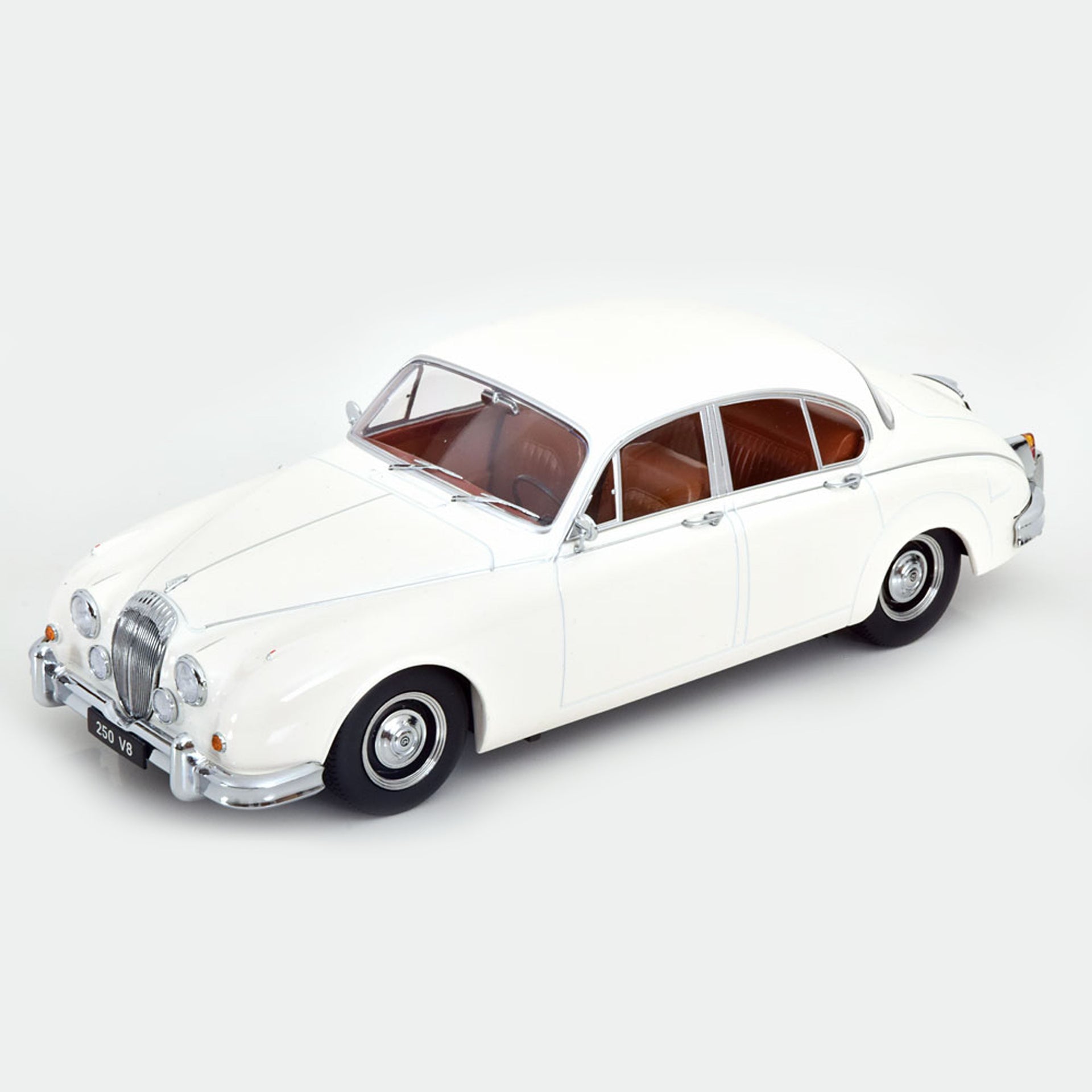 Daimler 250 V8 LHD de 1962 Blanc au 1/18 de KK-Scale KKDC181033 | UK Daimler 250 V8 LHD de 1962 Blanc au 1/18 de KK-Scale KKDC181033 | UK