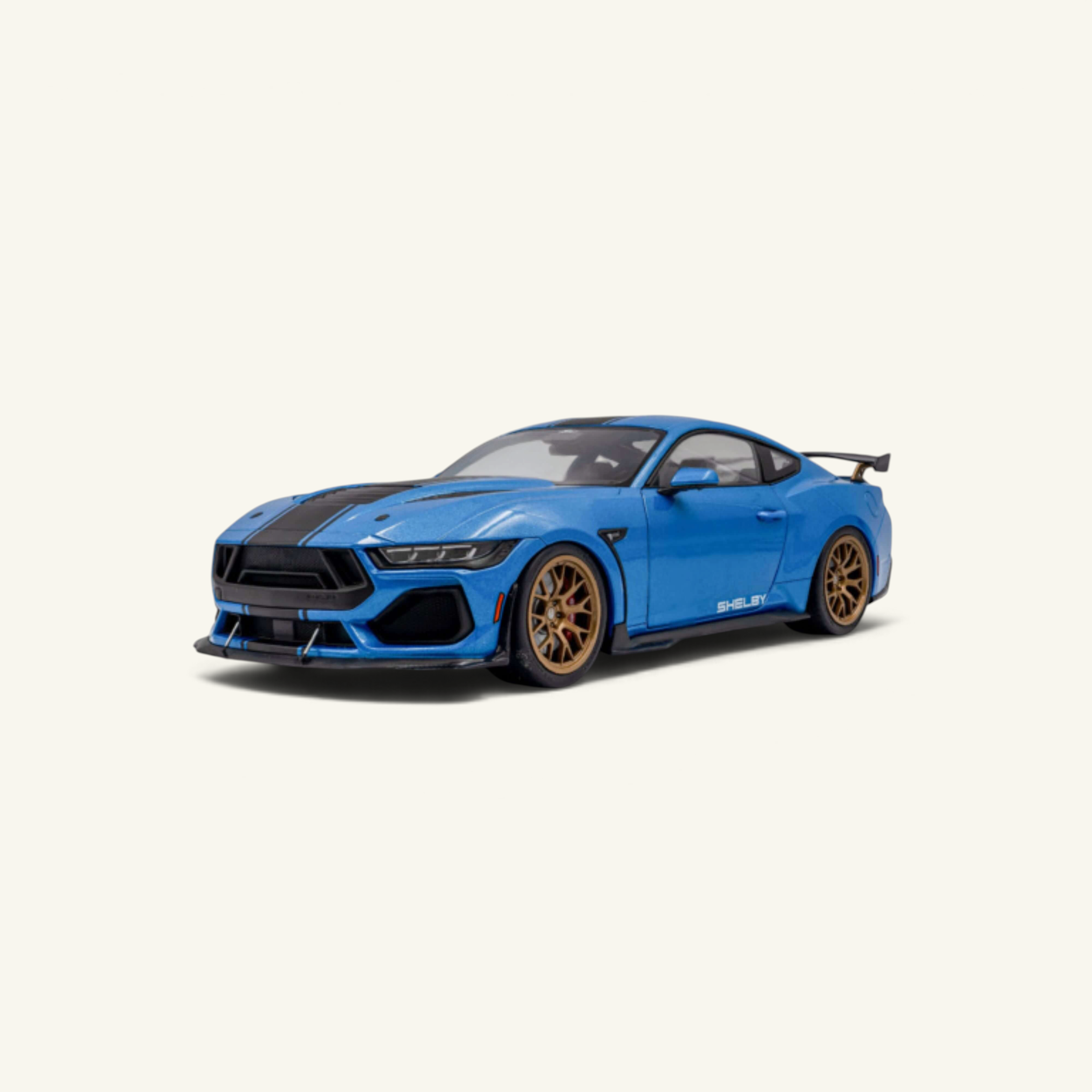 Voiture miniature Norev Shelby Mustang Super Snake 2025 bleu métallisé avec jantes dorées à l'échelle 1/18