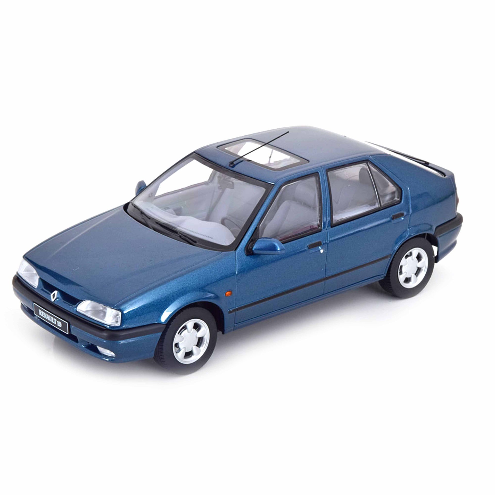 Renault 19 1994 argent Triple9 1/18 - Collection Renault 19 1994 argent Triple9 1/18 - Collection